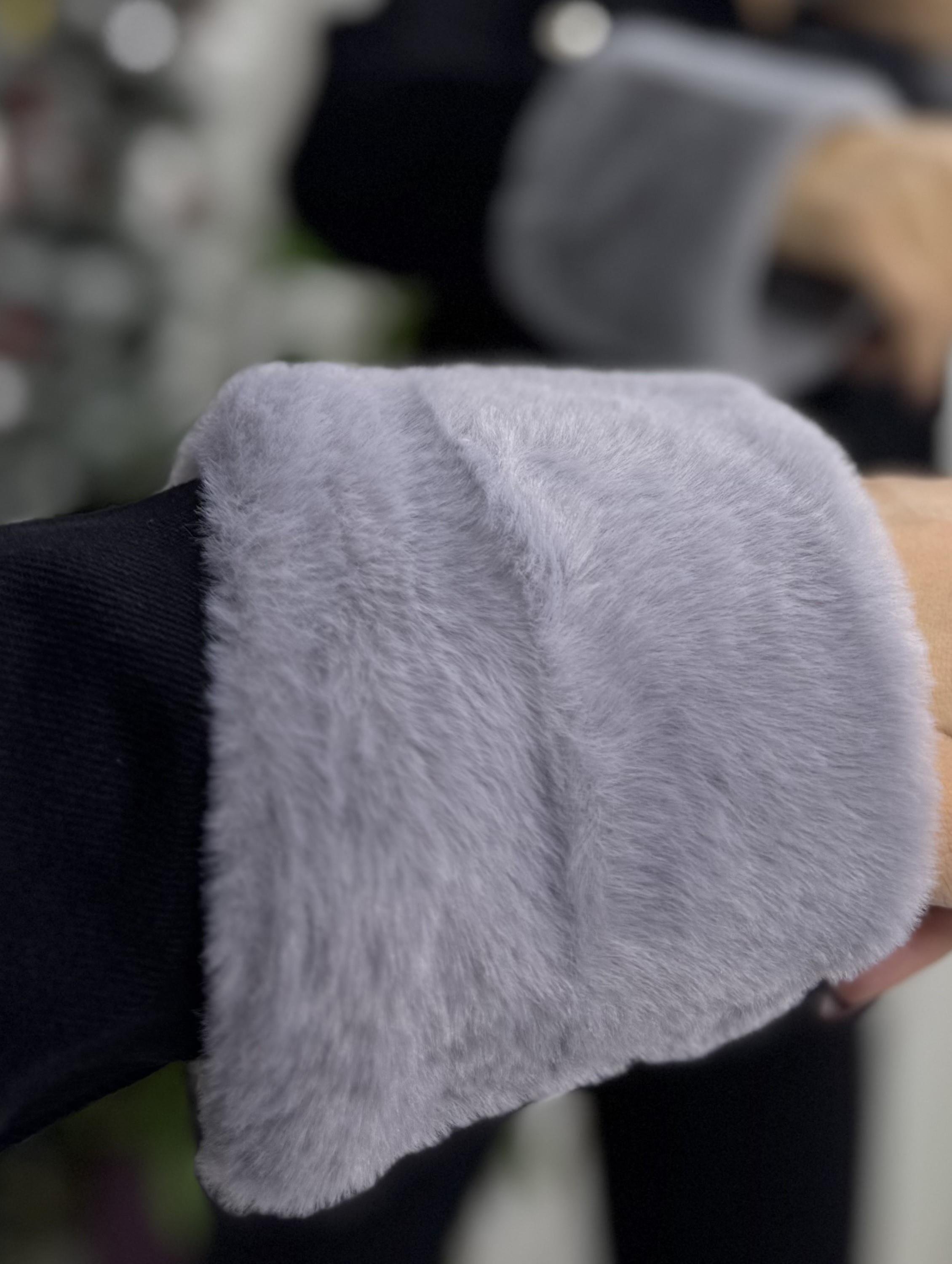 Kolları Gri Peluşlu Kısa Kot Ceket-siyah