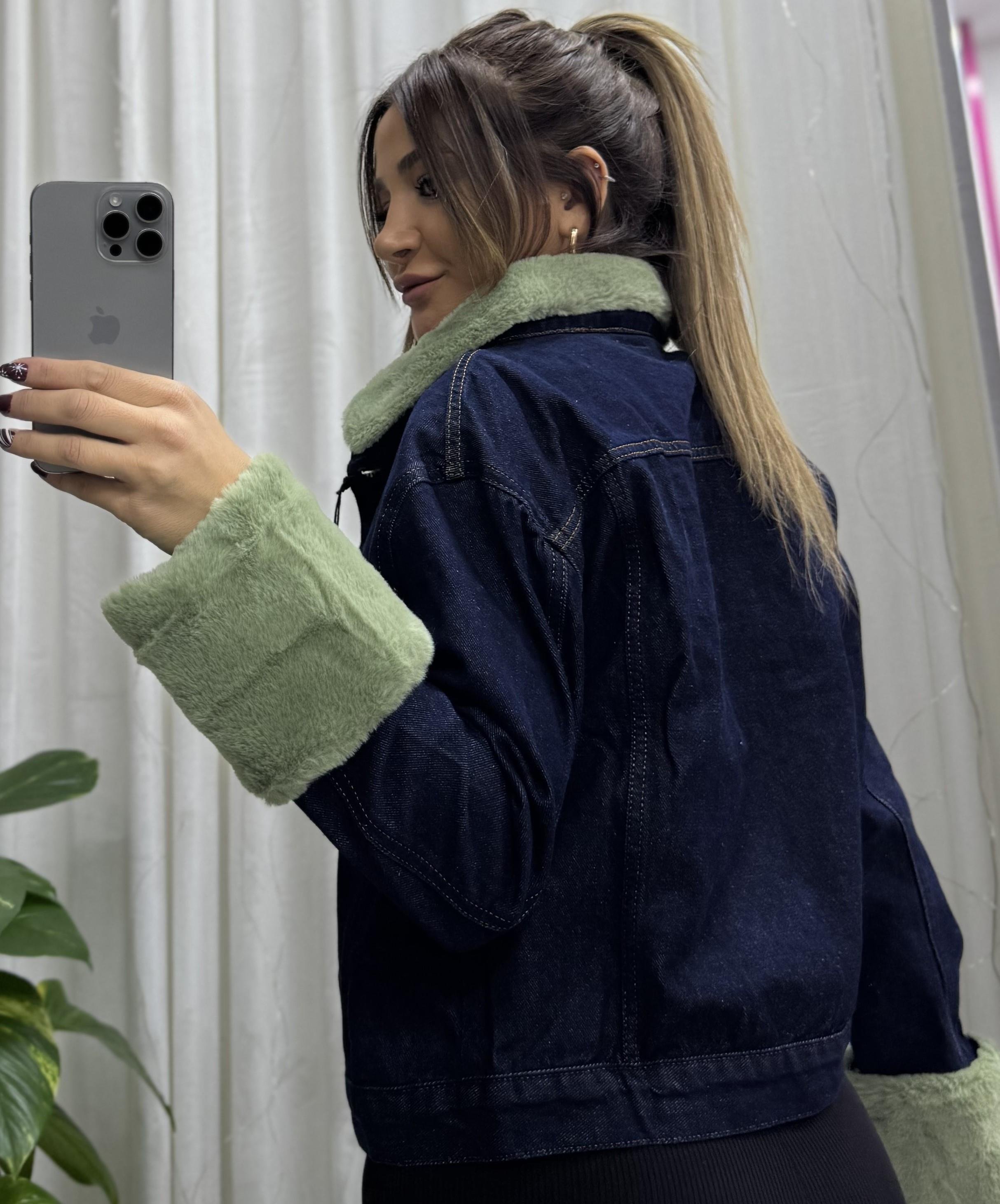 Kolları Yeşil Peluşlu Kısa Kot Ceket-denim