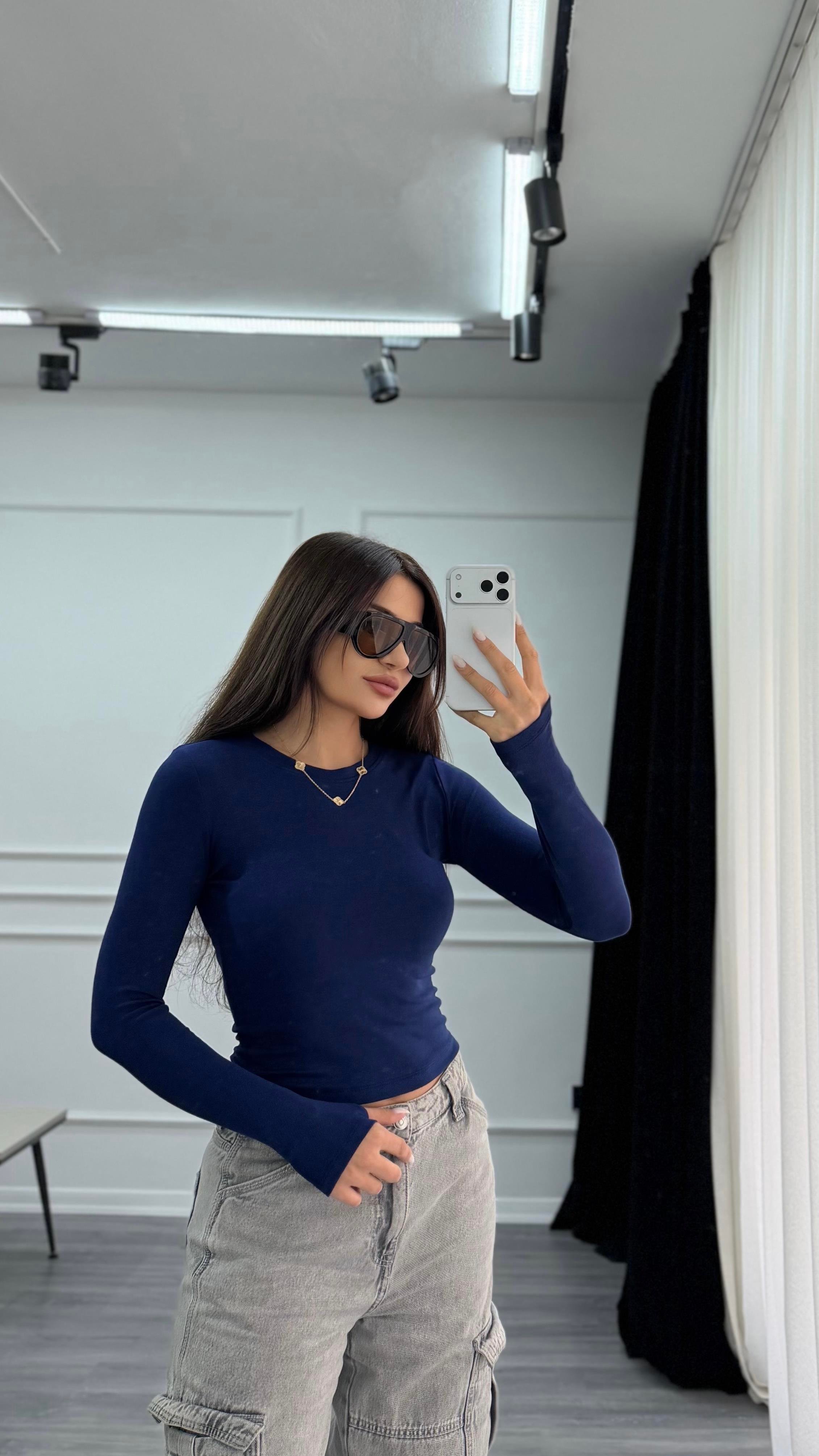 Lacivert Beyaz Uzun Kollu Parmak Geçmeli Bluz Esnek Kumaş