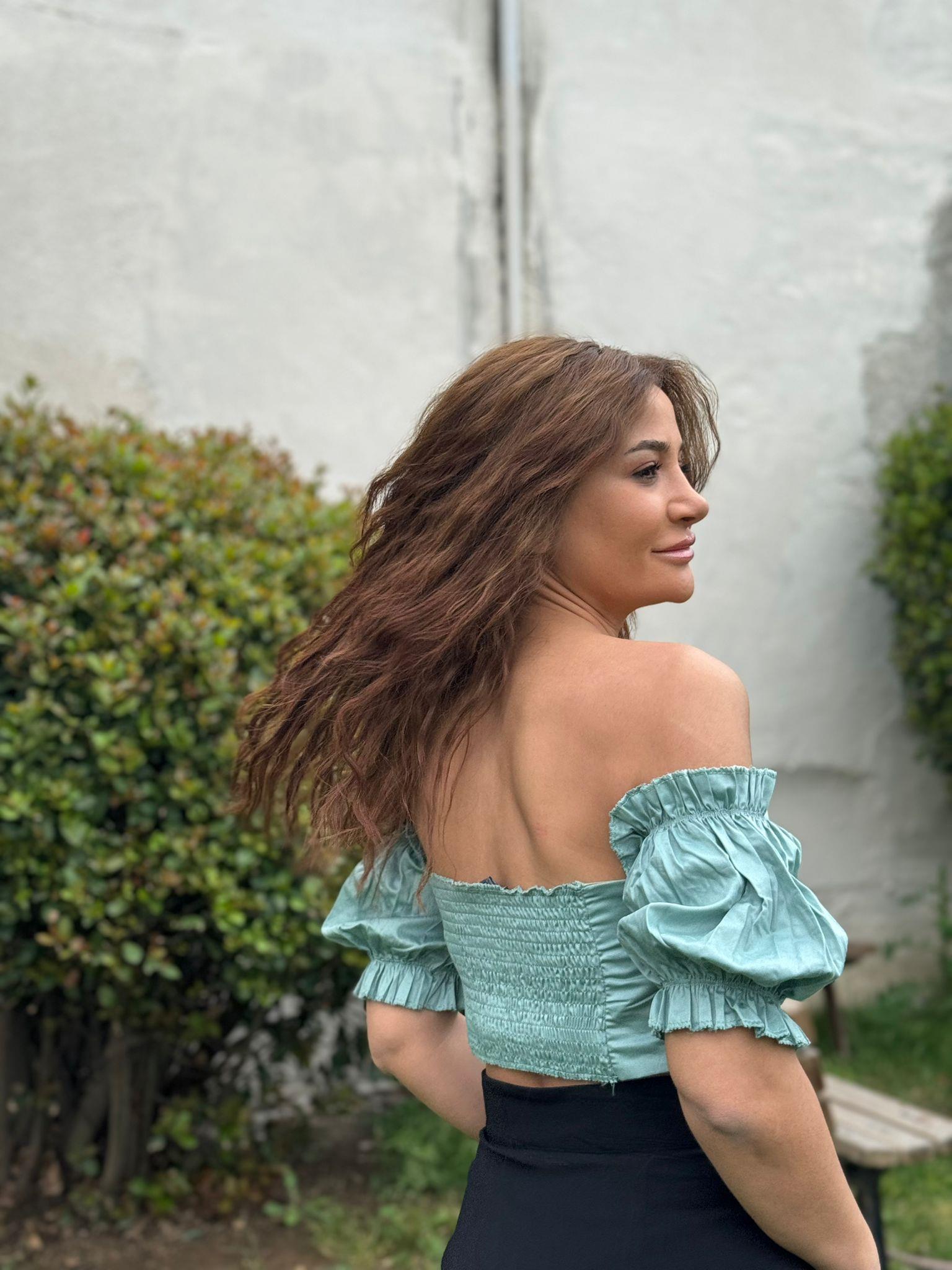 Mint  Düğme Detaylı Tasarım Crop 