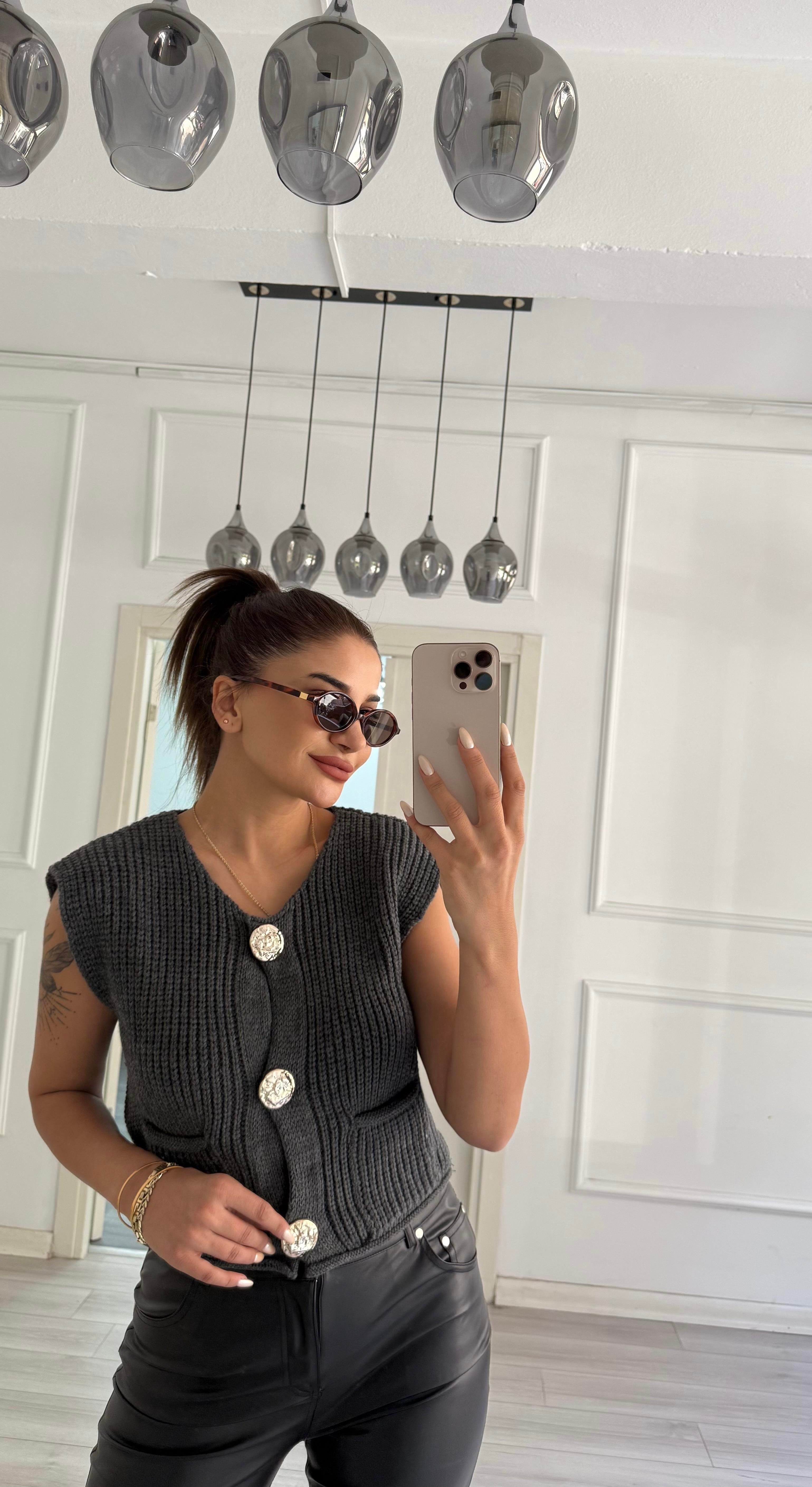 Model Gold Düğme Elit Triko Yelek Antrasit