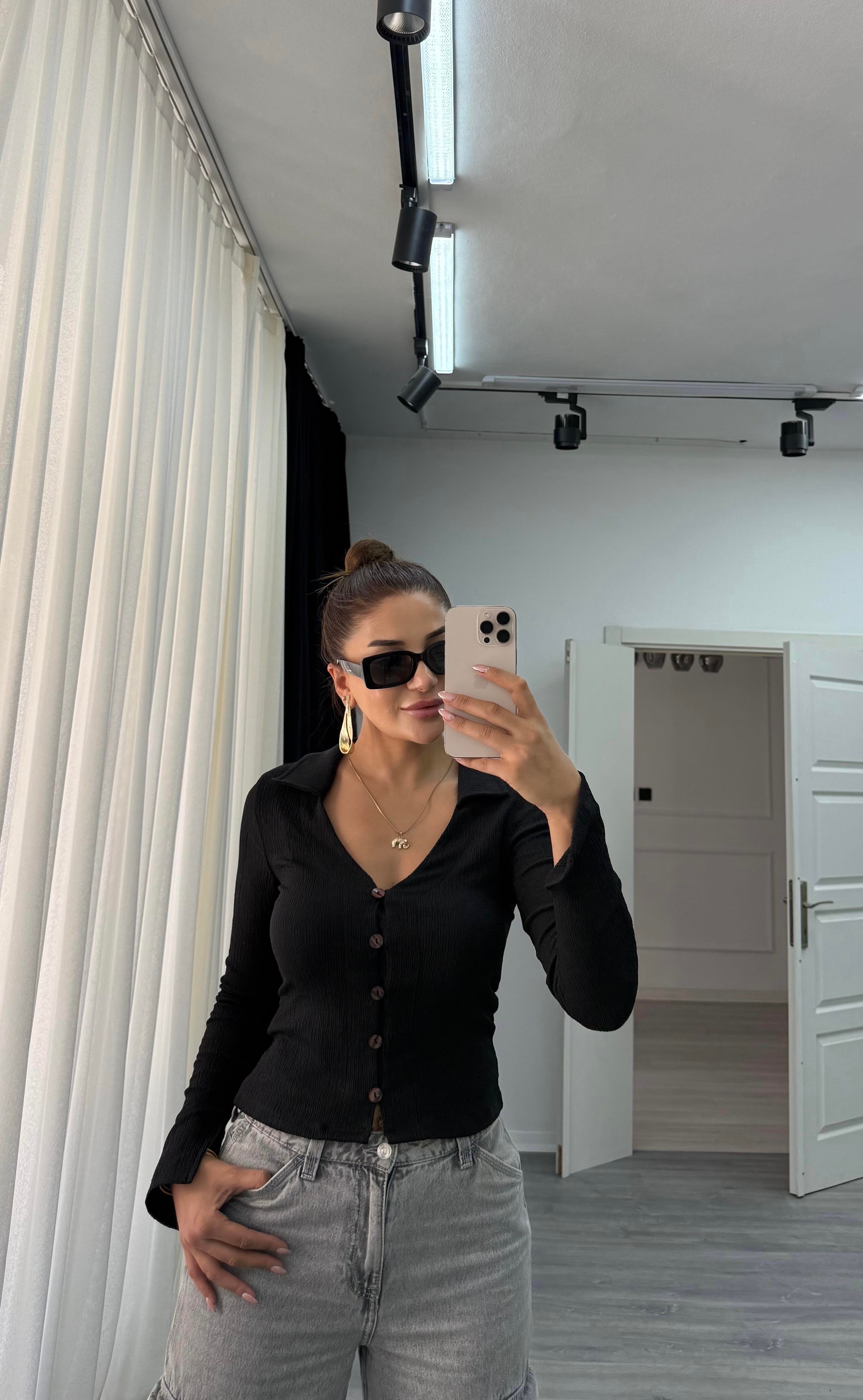 Önden Düğmeli Eni Boyu Esnek Uzun  Kol Gömlek