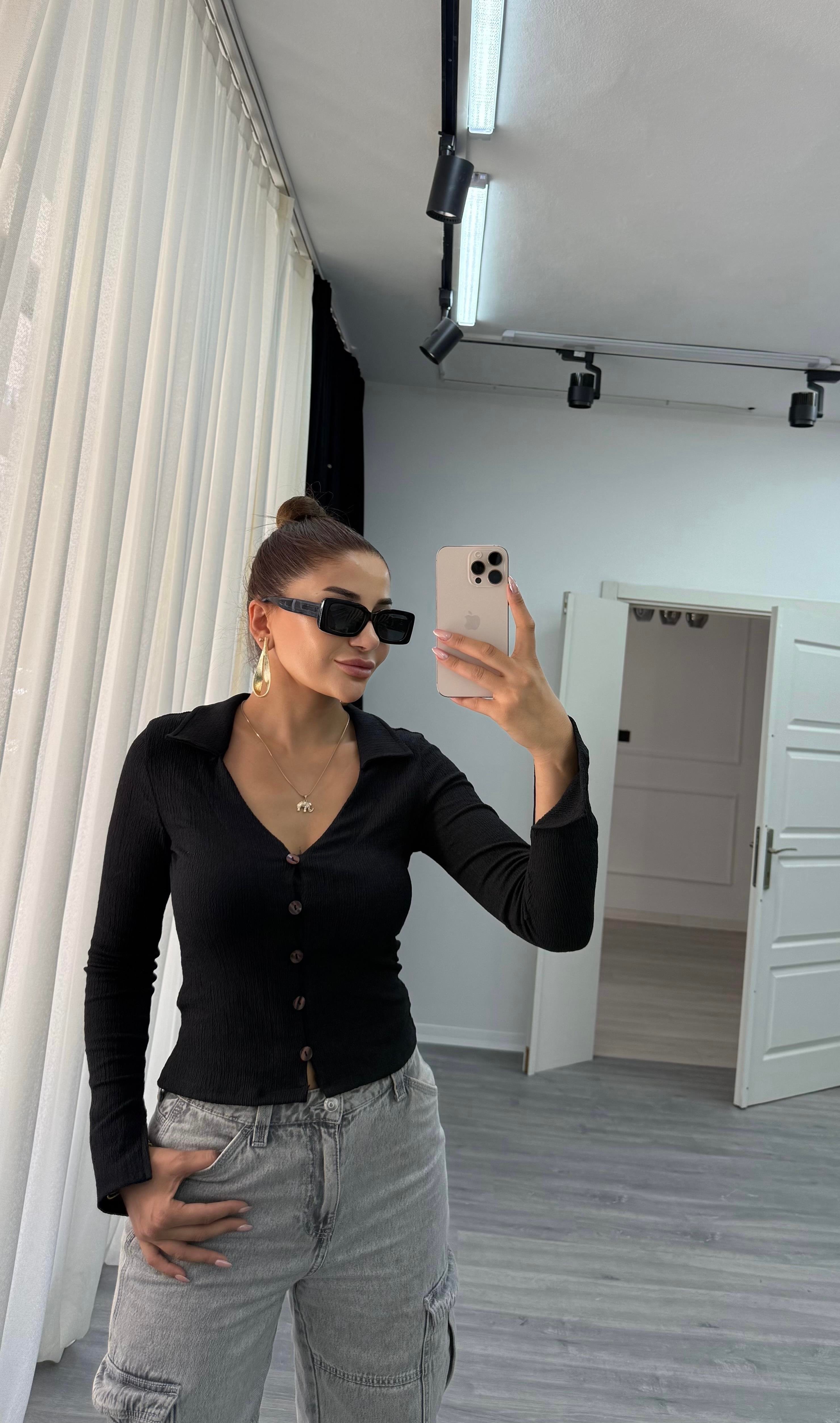 Önden Düğmeli Eni Boyu Esnek Uzun  Kol Gömlek