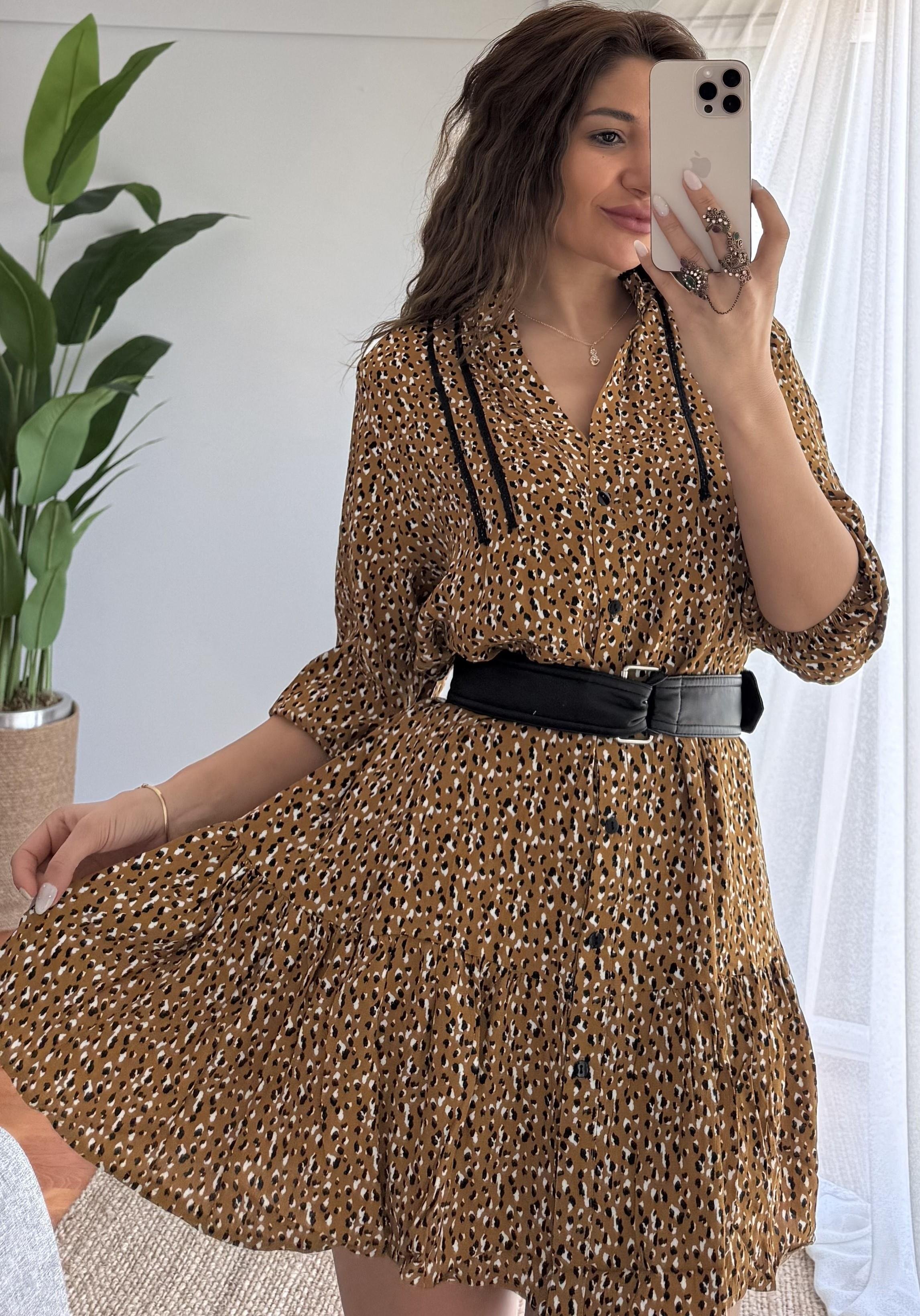 ÖNDEN DÜĞMELİ LEOPAR ELBİSE