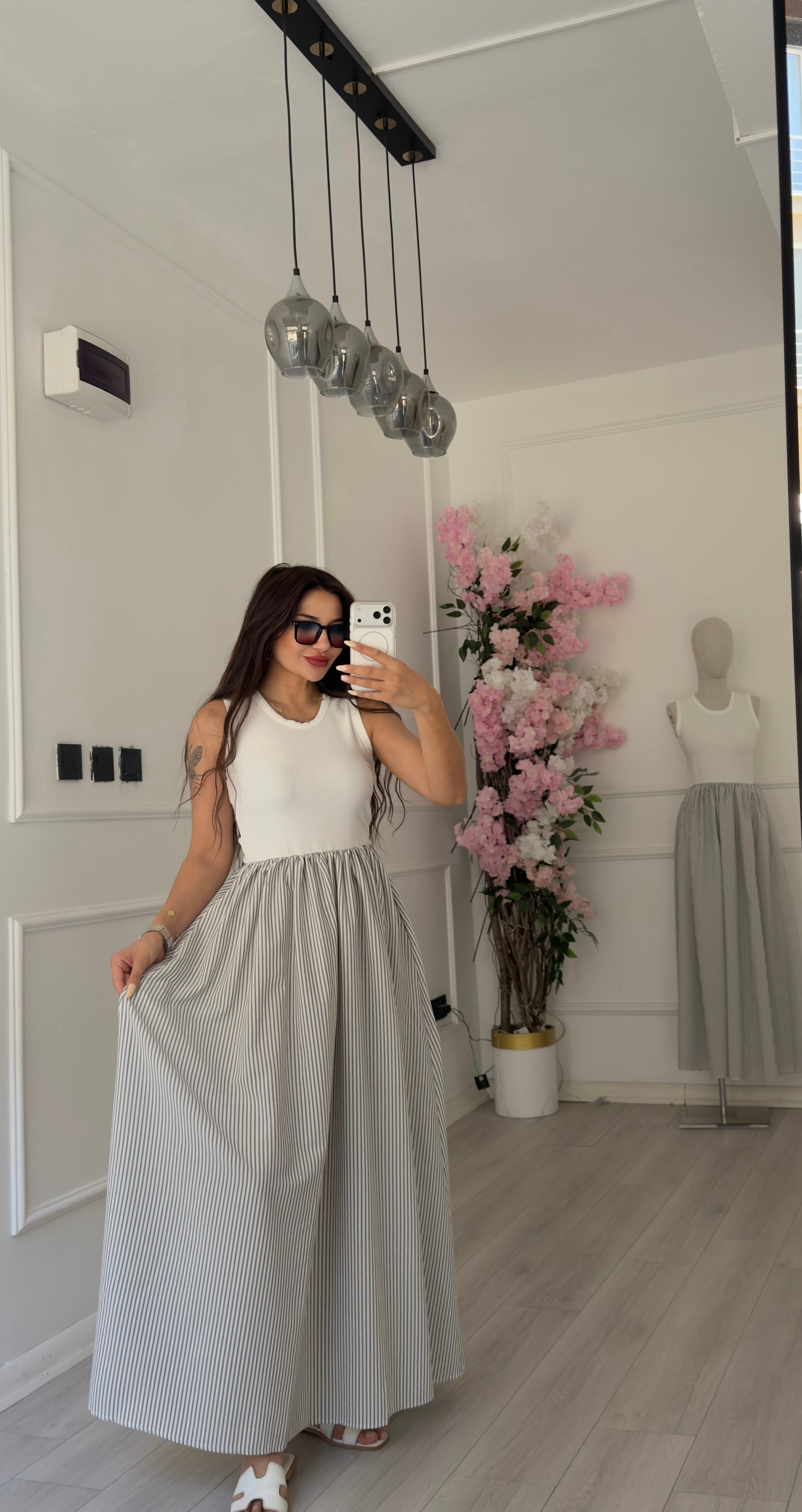 Örme Üstlü Ve Gri Çizgili Poplin Etekli Elbise