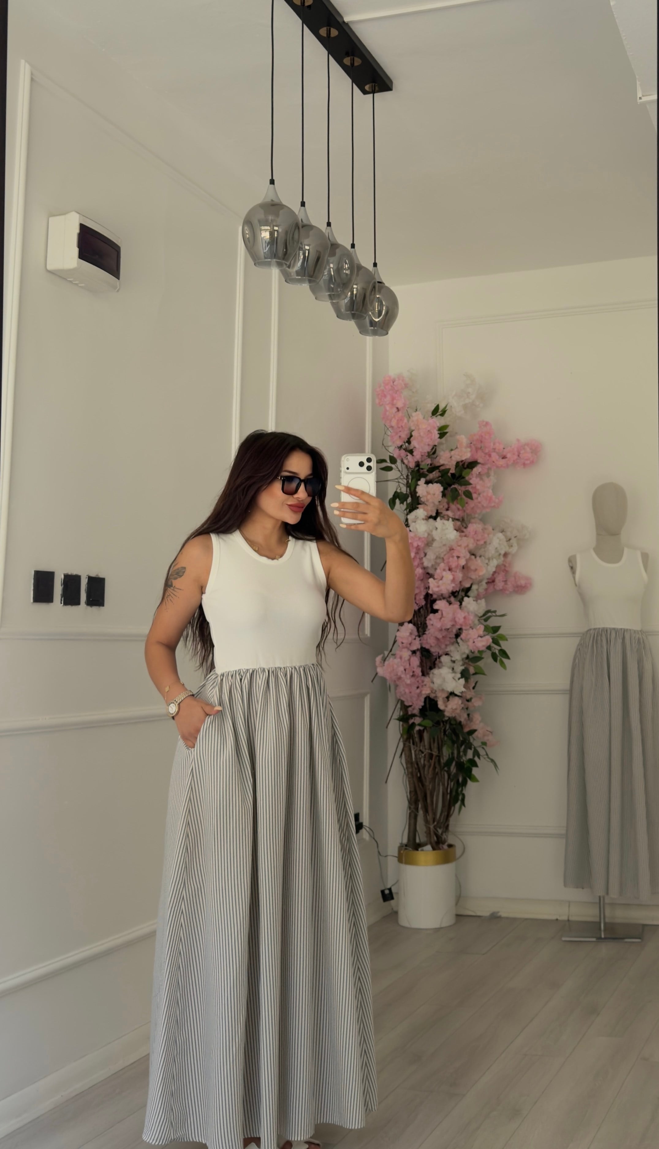 Örme Üstlü Ve Gri Çizgili Poplin Etekli Elbise