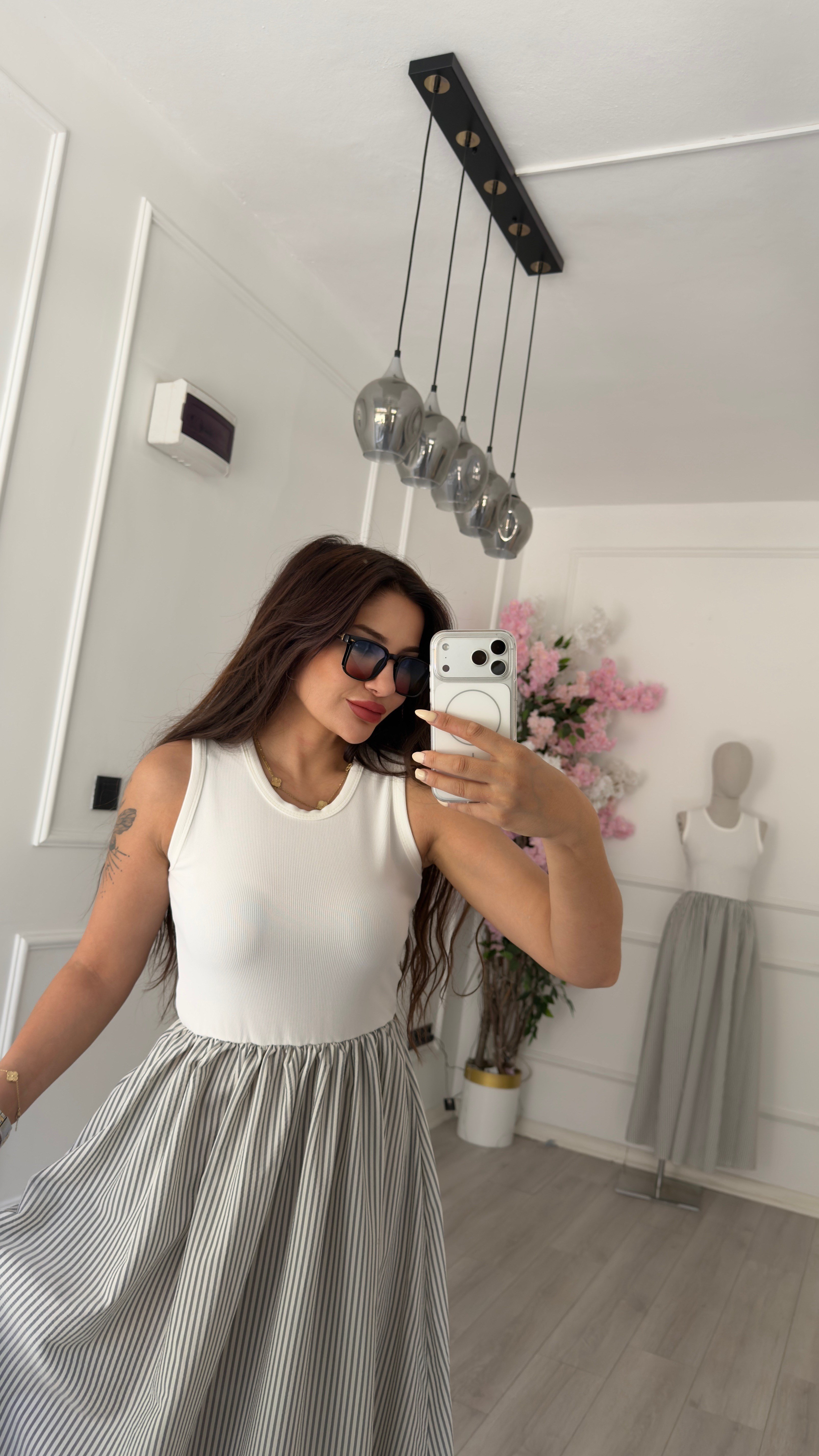 Örme Üstlü Ve Gri Çizgili Poplin Etekli Elbise