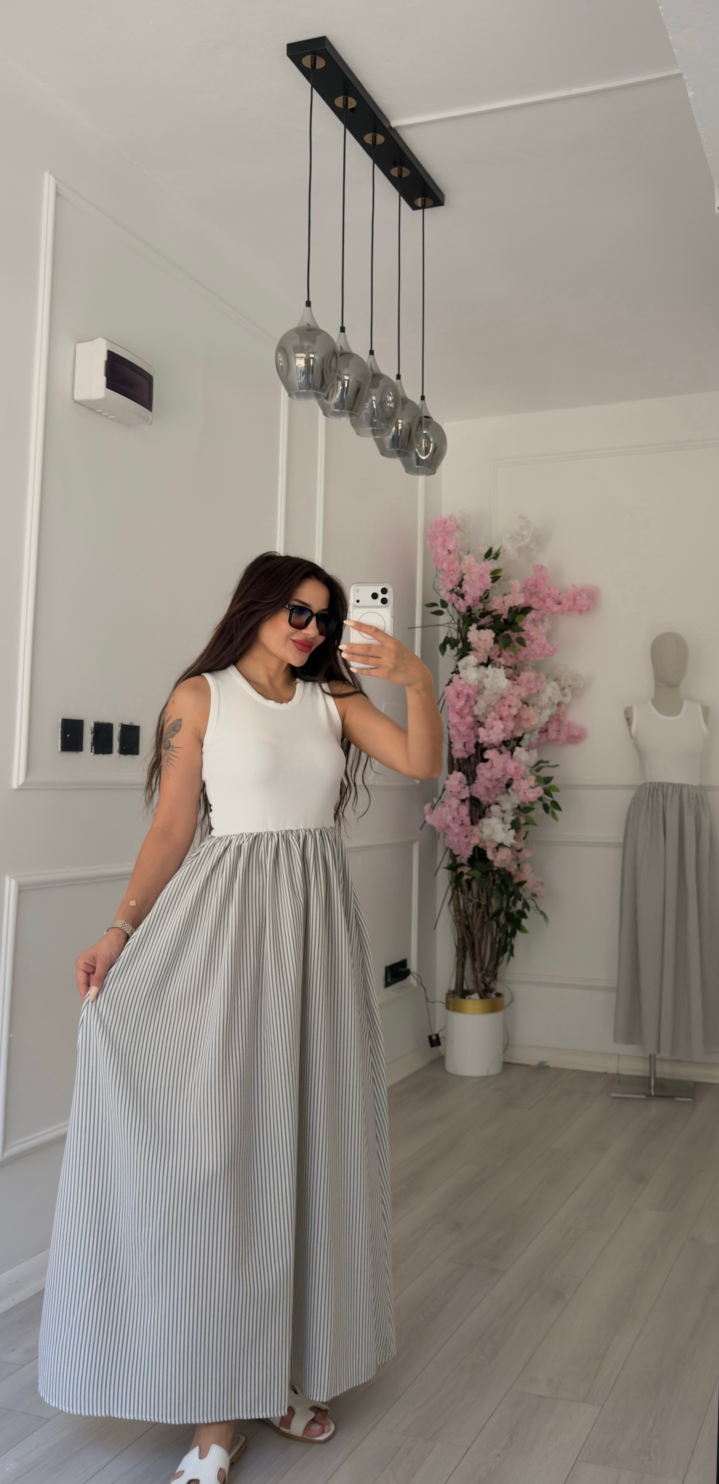Örme Üstlü Ve Gri Çizgili Poplin Etekli Elbise