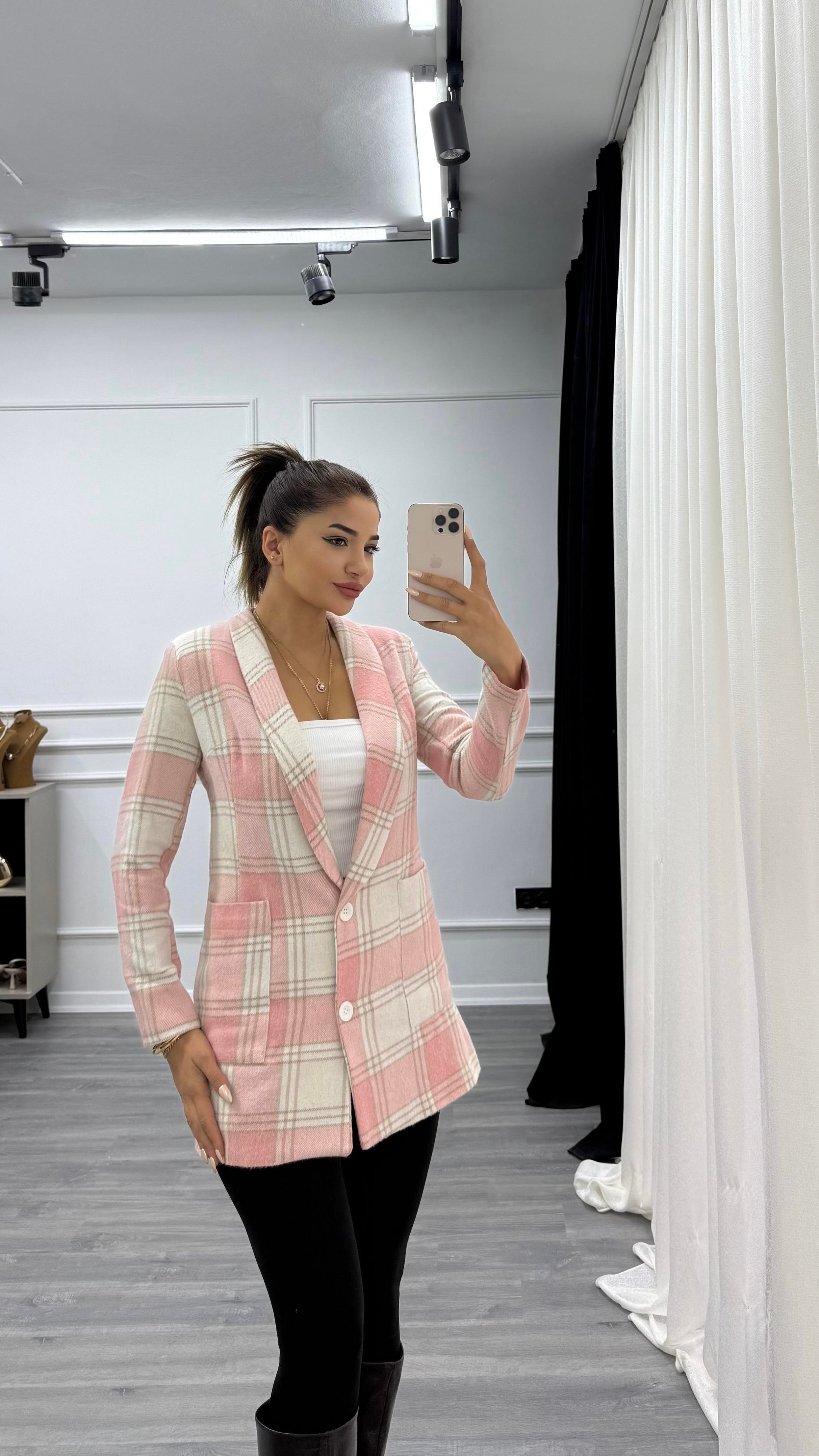 Pembe Ekose Desenli Çift Düğmeli Astarlı Ceket