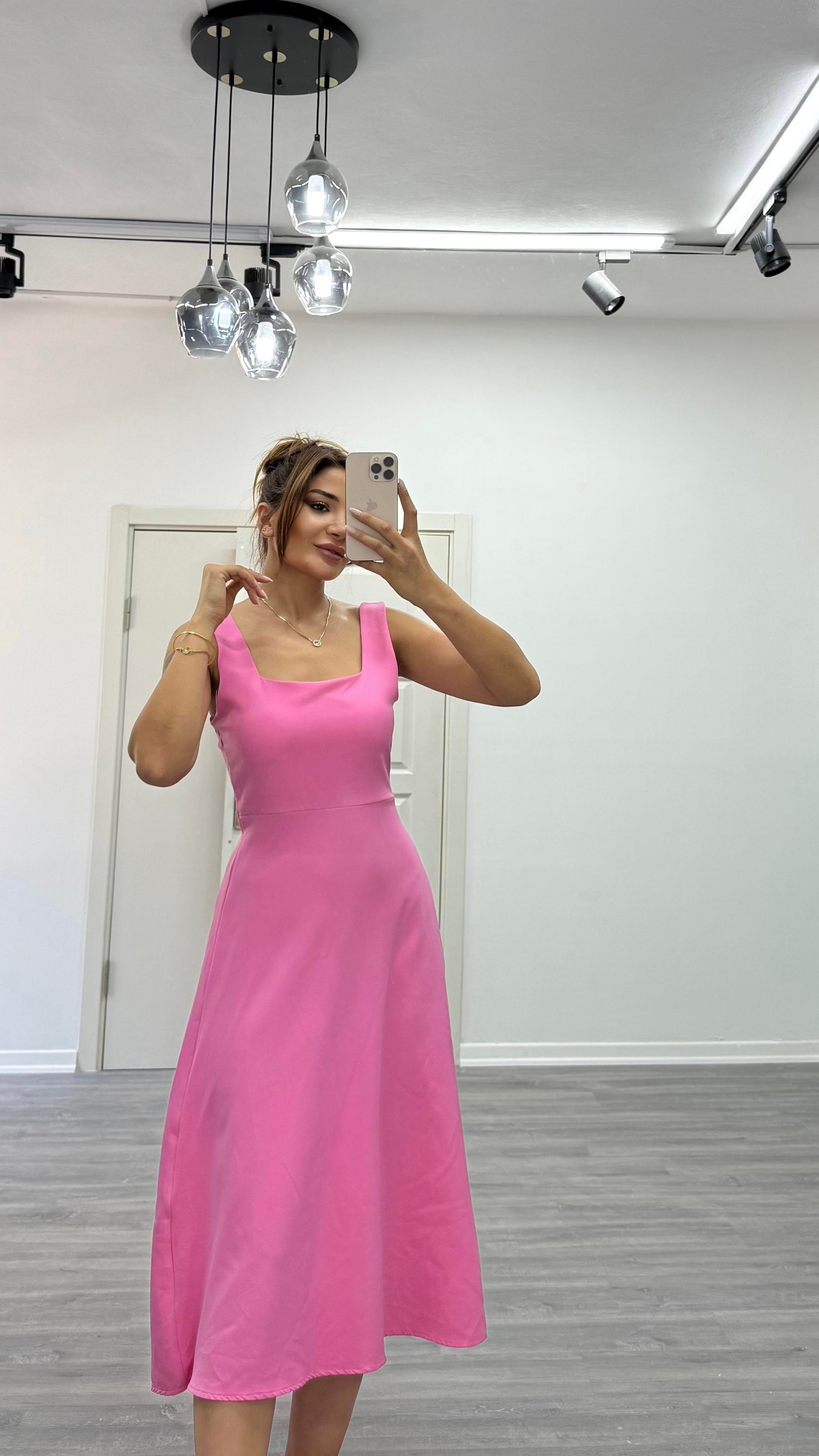 Pembe Kare Yaka Uzun Elbise