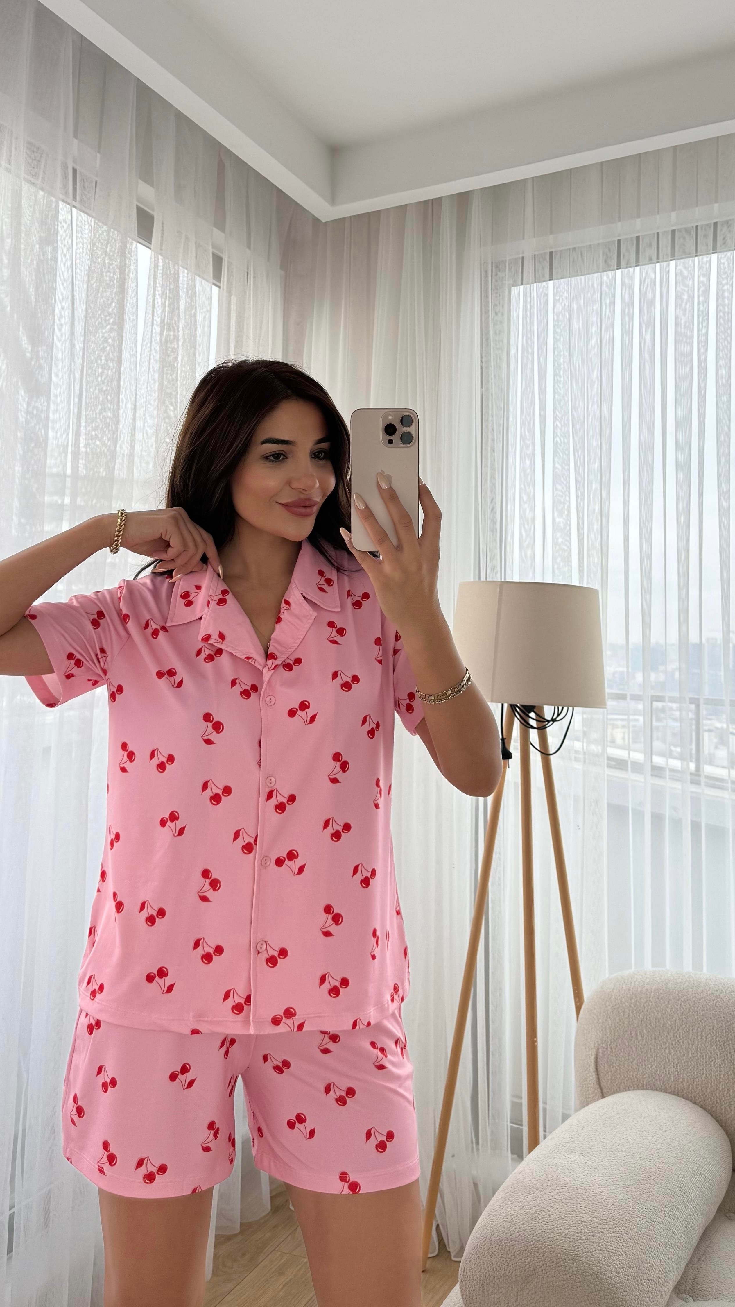 Pembe Premium Kalite Gömlek Şortlu Kiraz Desenli Pijama Takımi