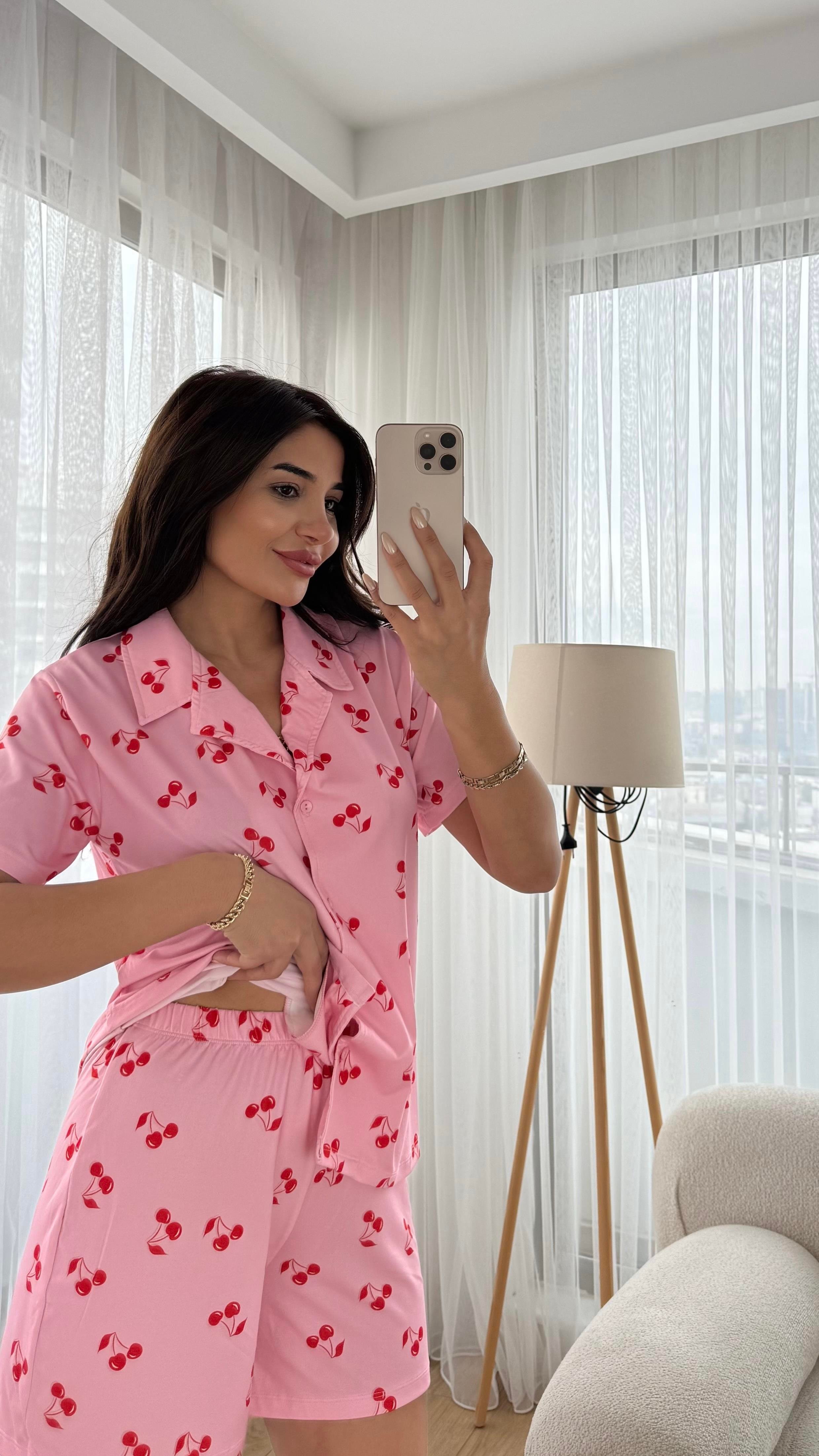 Pembe Premium Kalite Gömlek Şortlu Kiraz Desenli Pijama Takımi