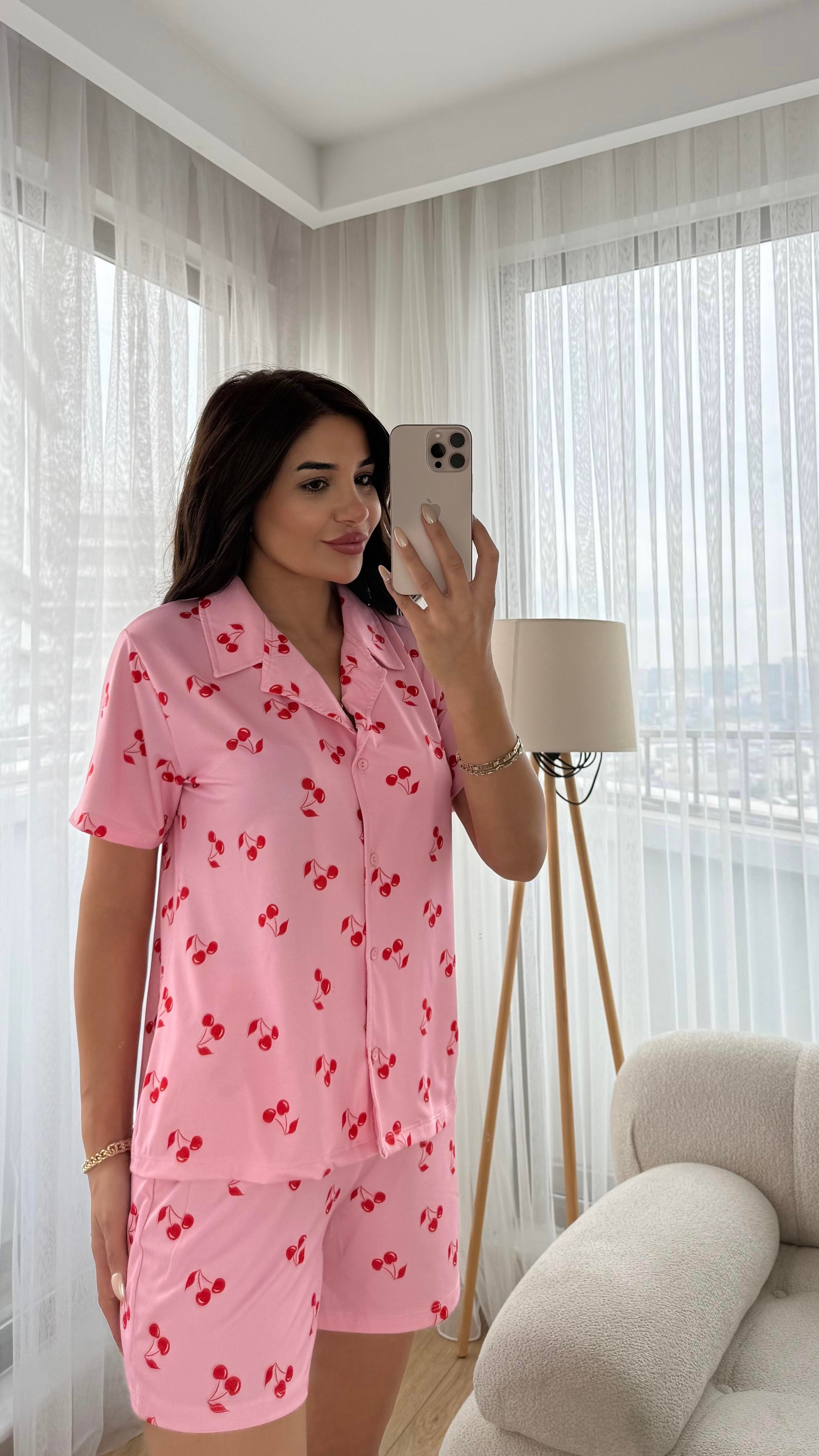 Pembe Premium Kalite Gömlek Şortlu Kiraz Desenli Pijama Takımi