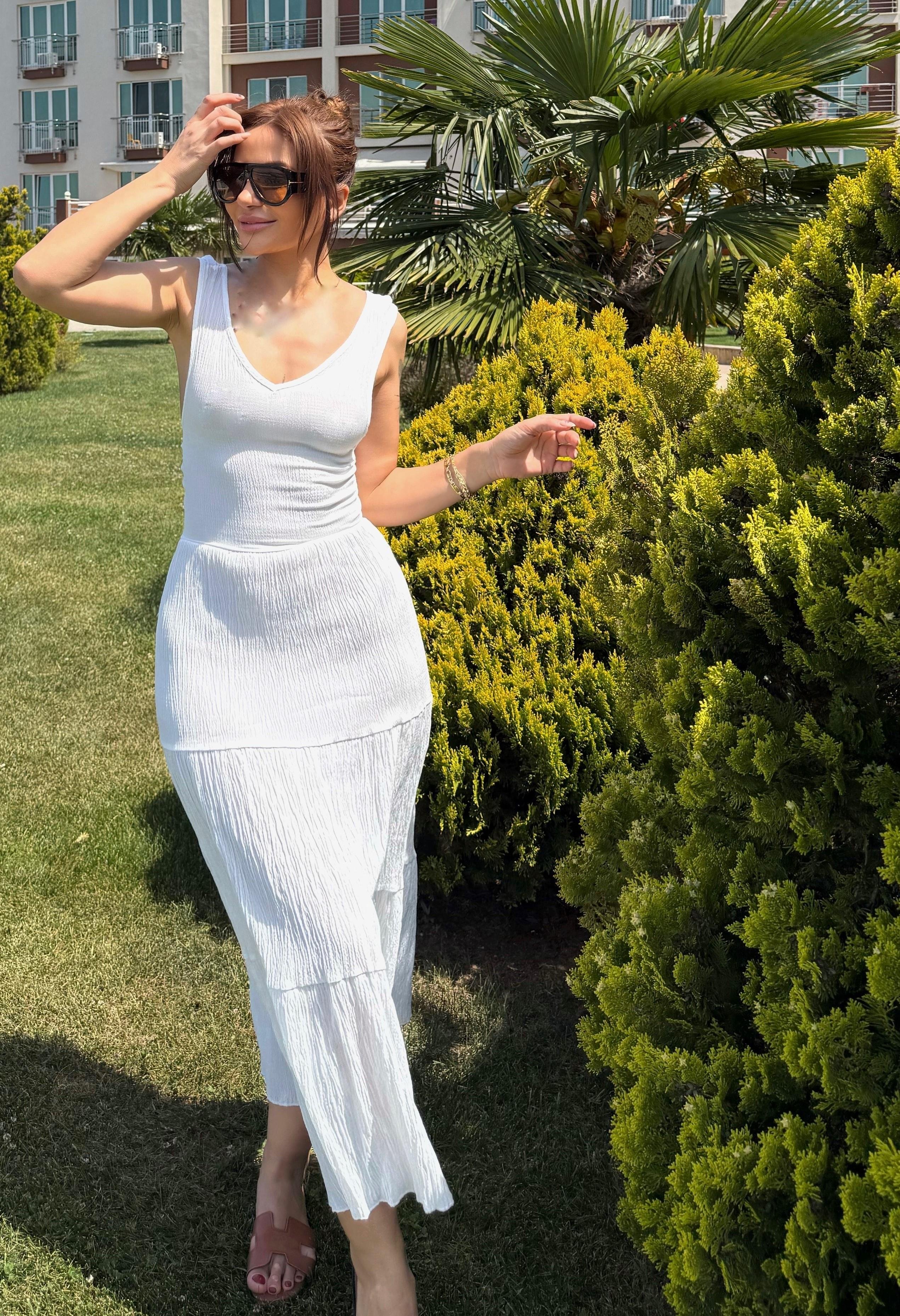 Plaj Beyaz Gofre Sırt Detay Elbise