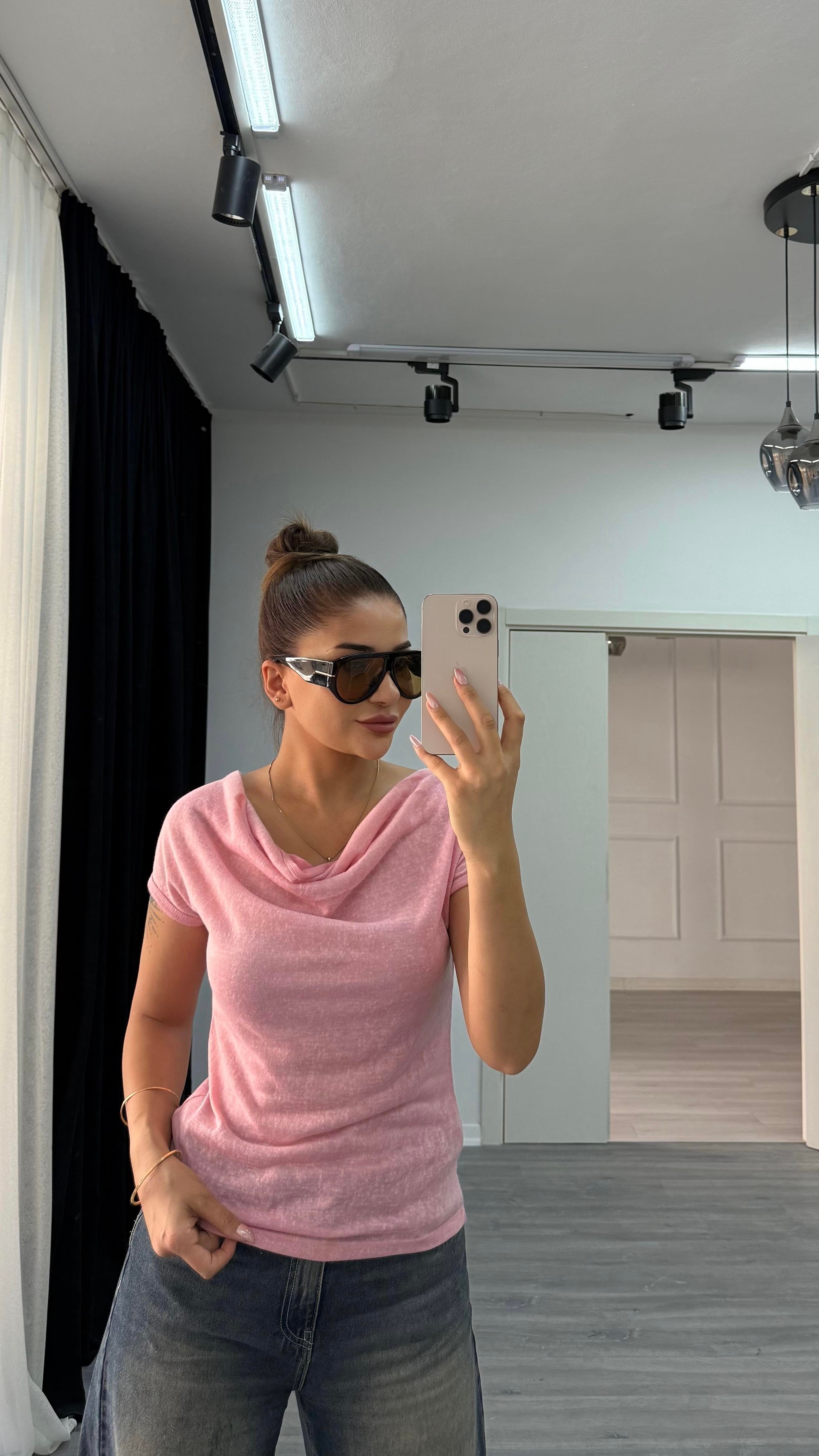 Premium Degaje Yaka Kısa Kol Bluz-Pembe