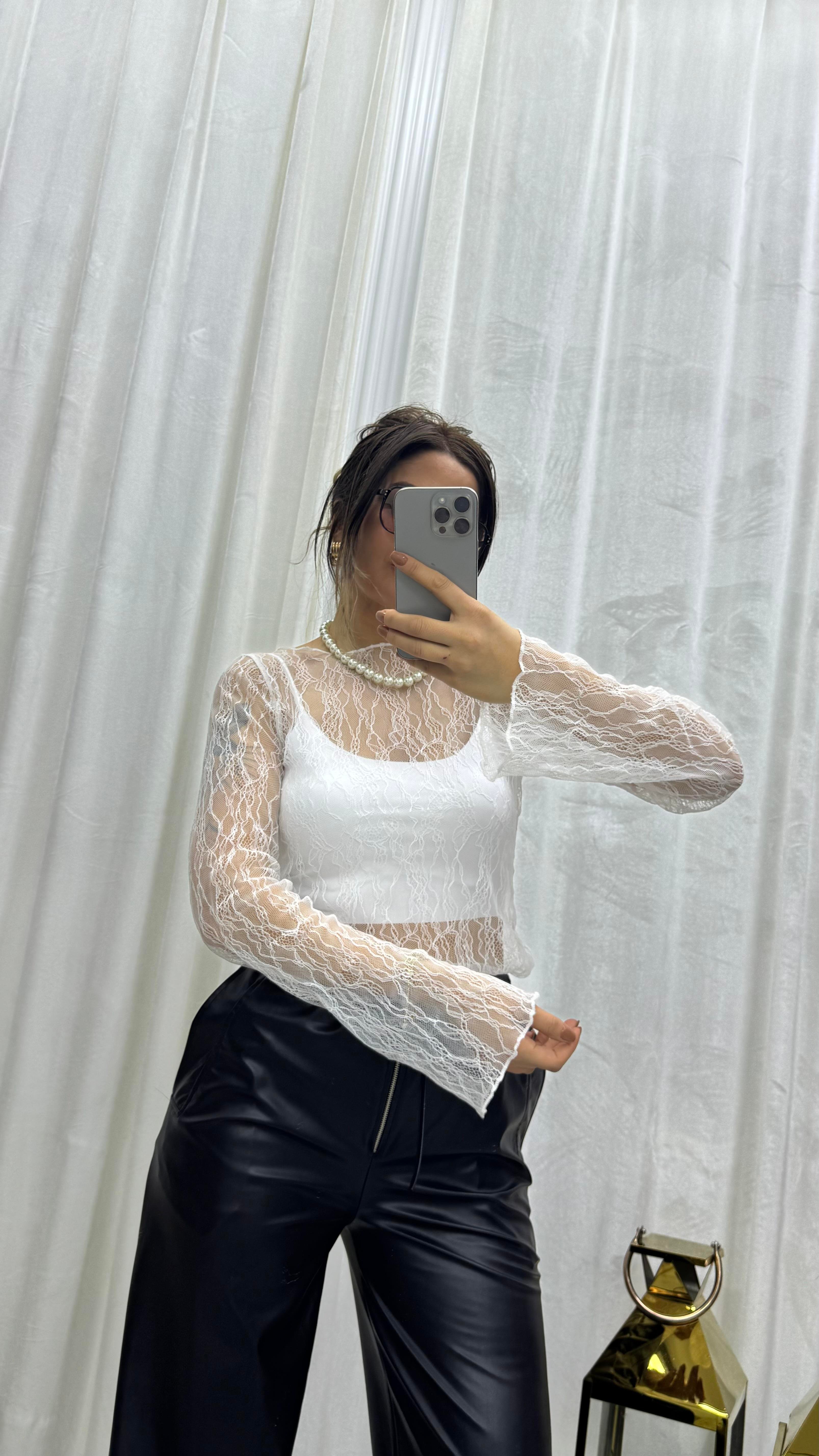 Regular Fit Kayık Yaka Dantel Esnek Örme Bluz