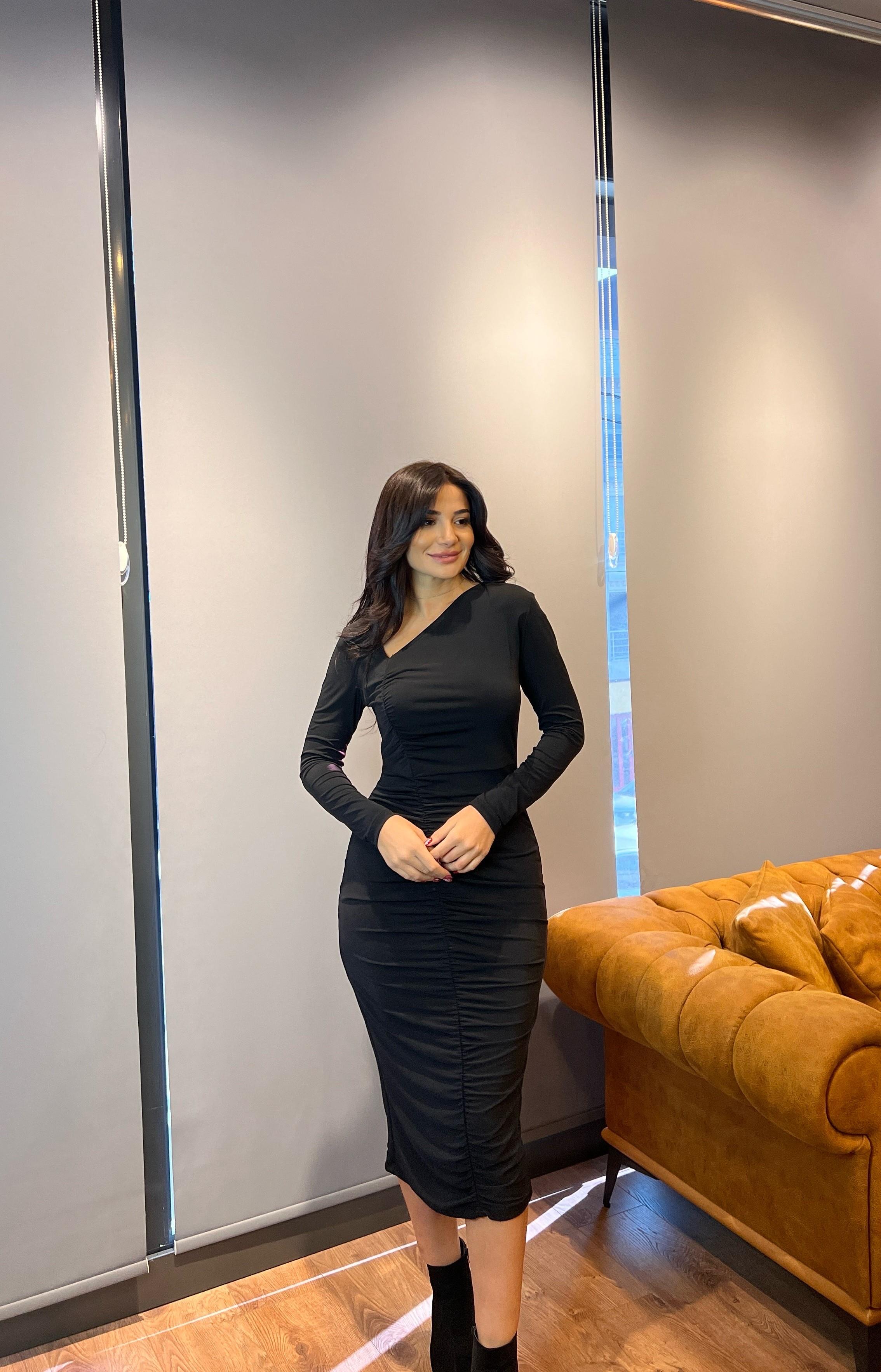 Siyah Büzgülü Asimetrik Yaka Midi Örme Elbise