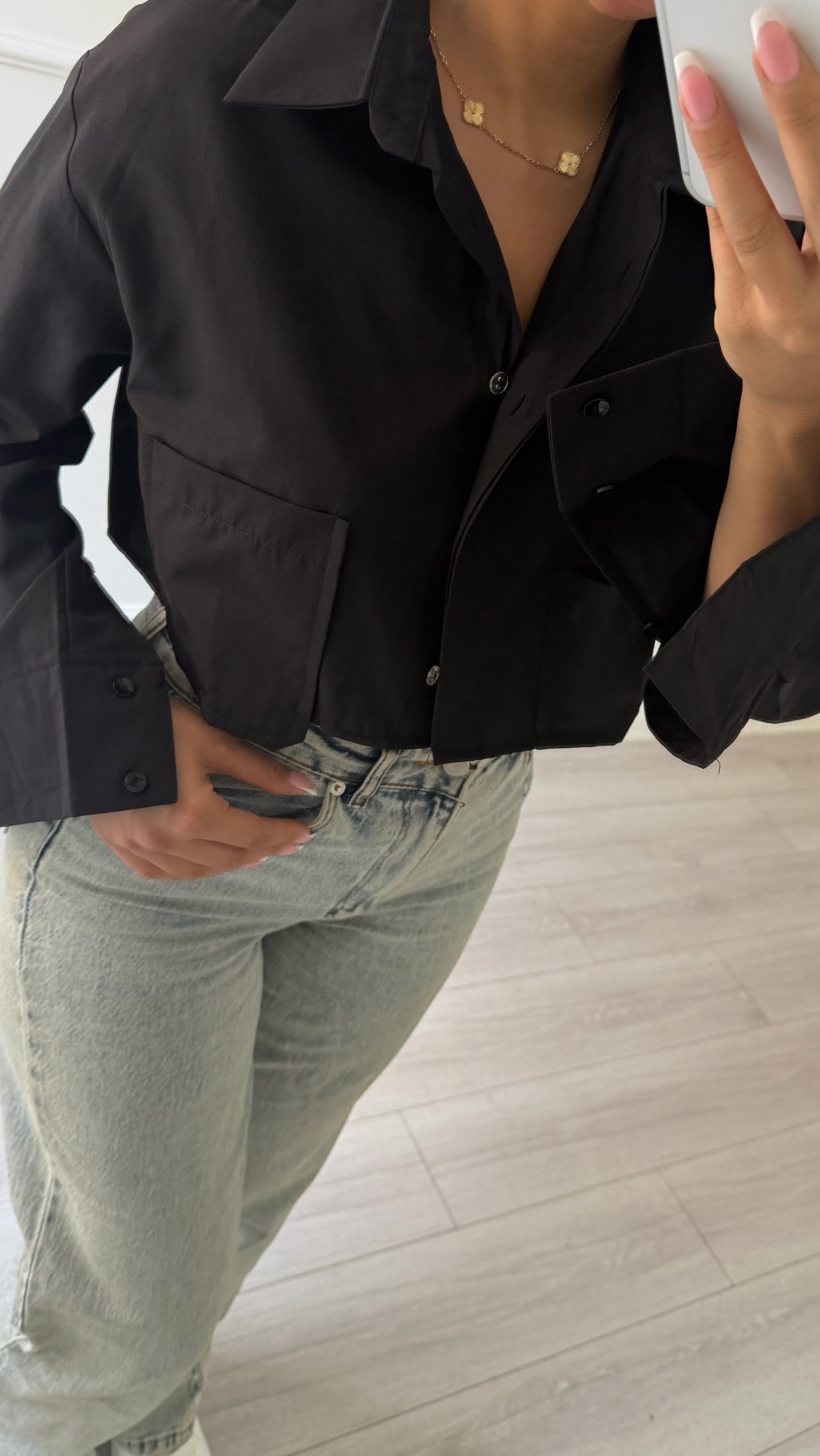 Siyah Çift Cepli Kısa Boy Oversize Gömlek