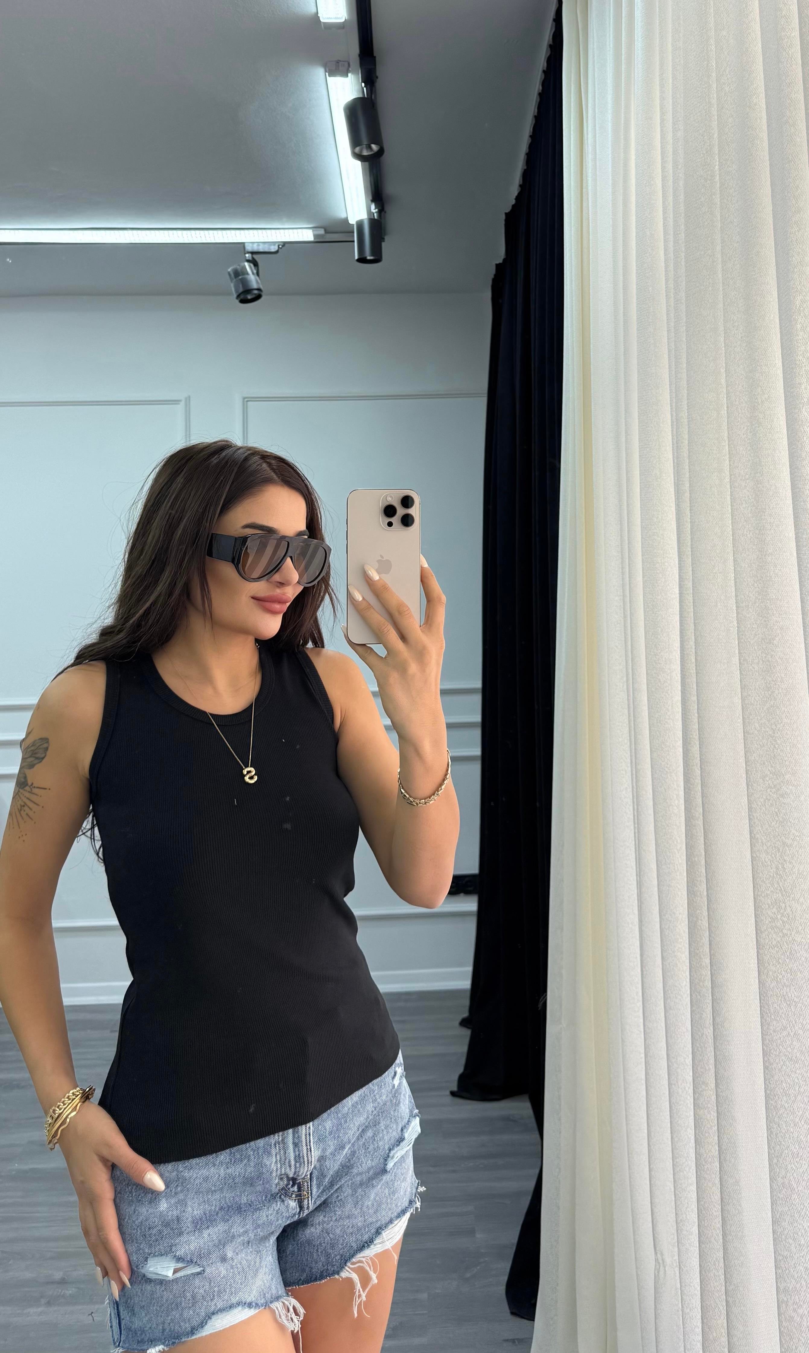 Siyah Esnek Bisiklet Yaka Kaşkorse Geniş Askılı -Bluz