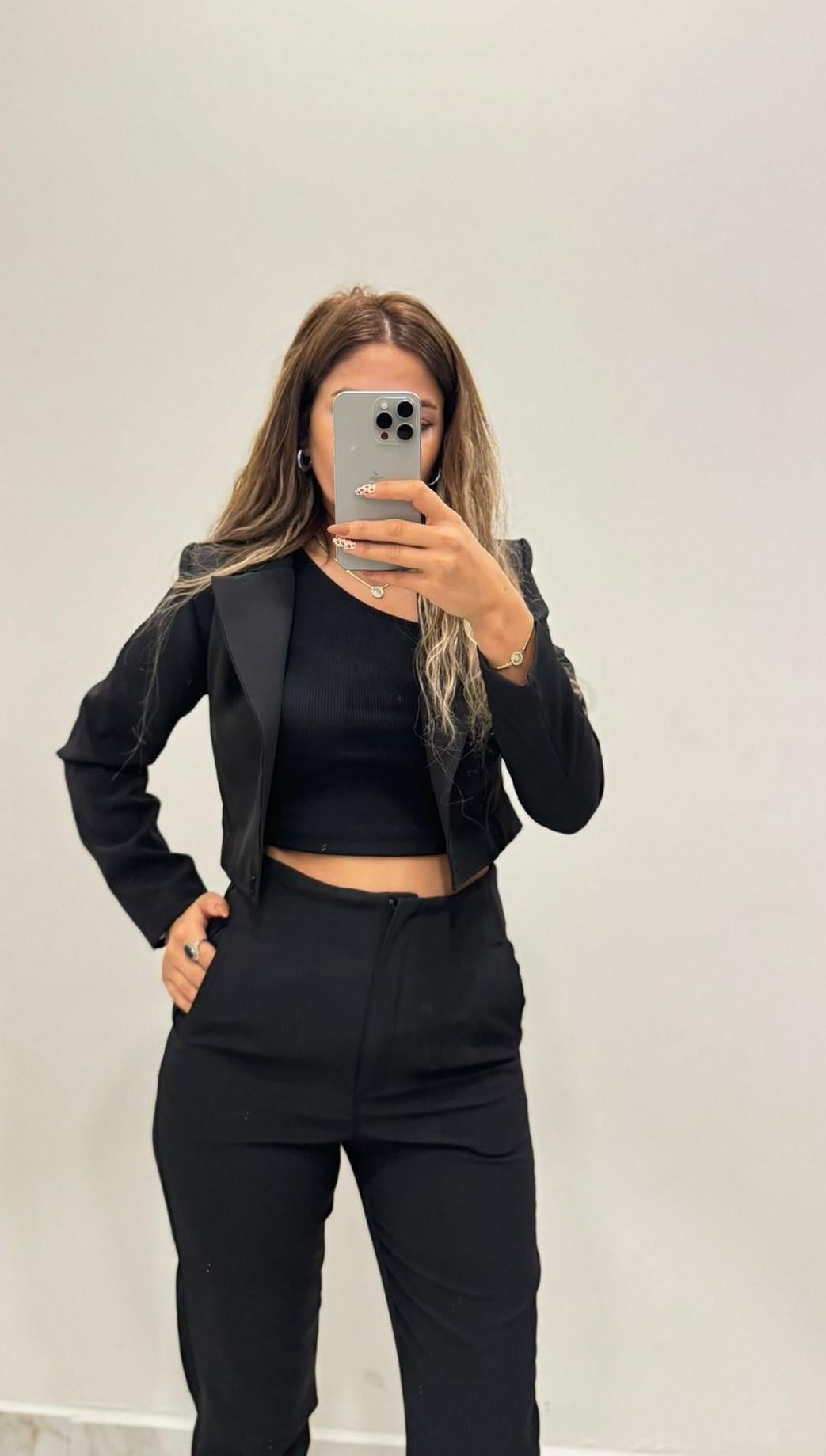 Siyah Pantolon Crop Ceket Takım