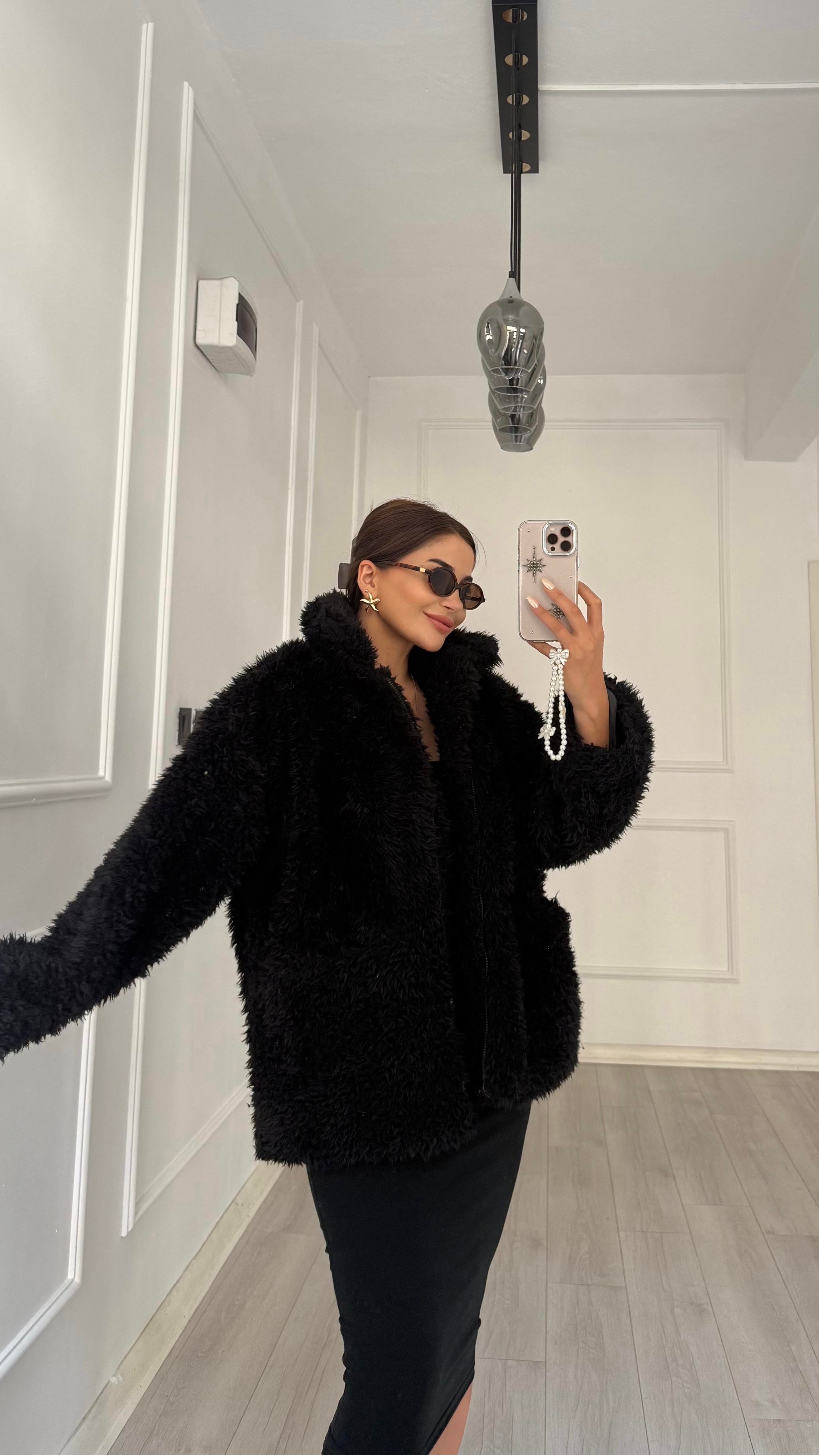 Siyah Peluş Fermuarlı Çift Cepli Kürk