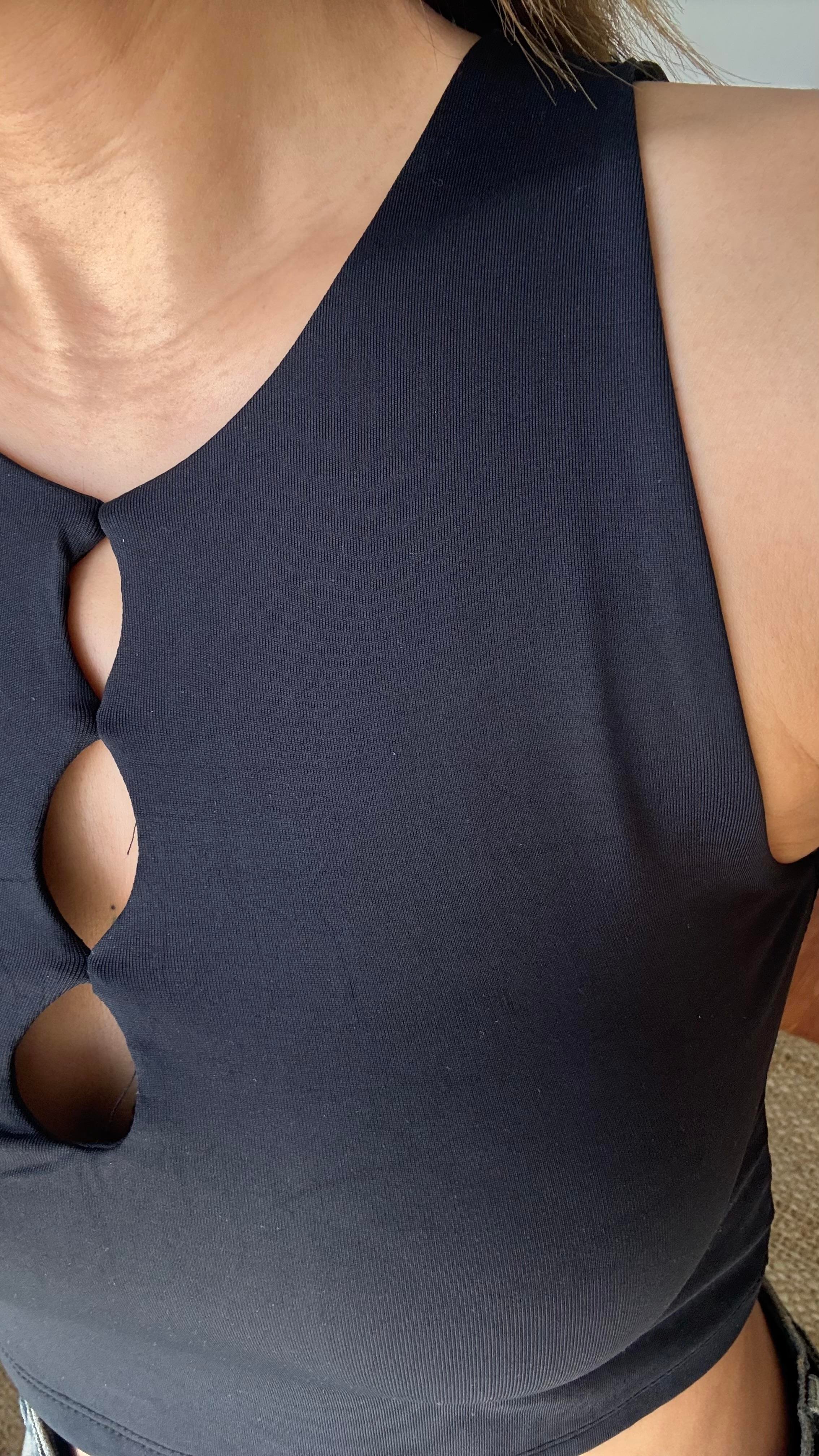 Siyah  Pencere Detayli Kolsuz Crop Büstiyer