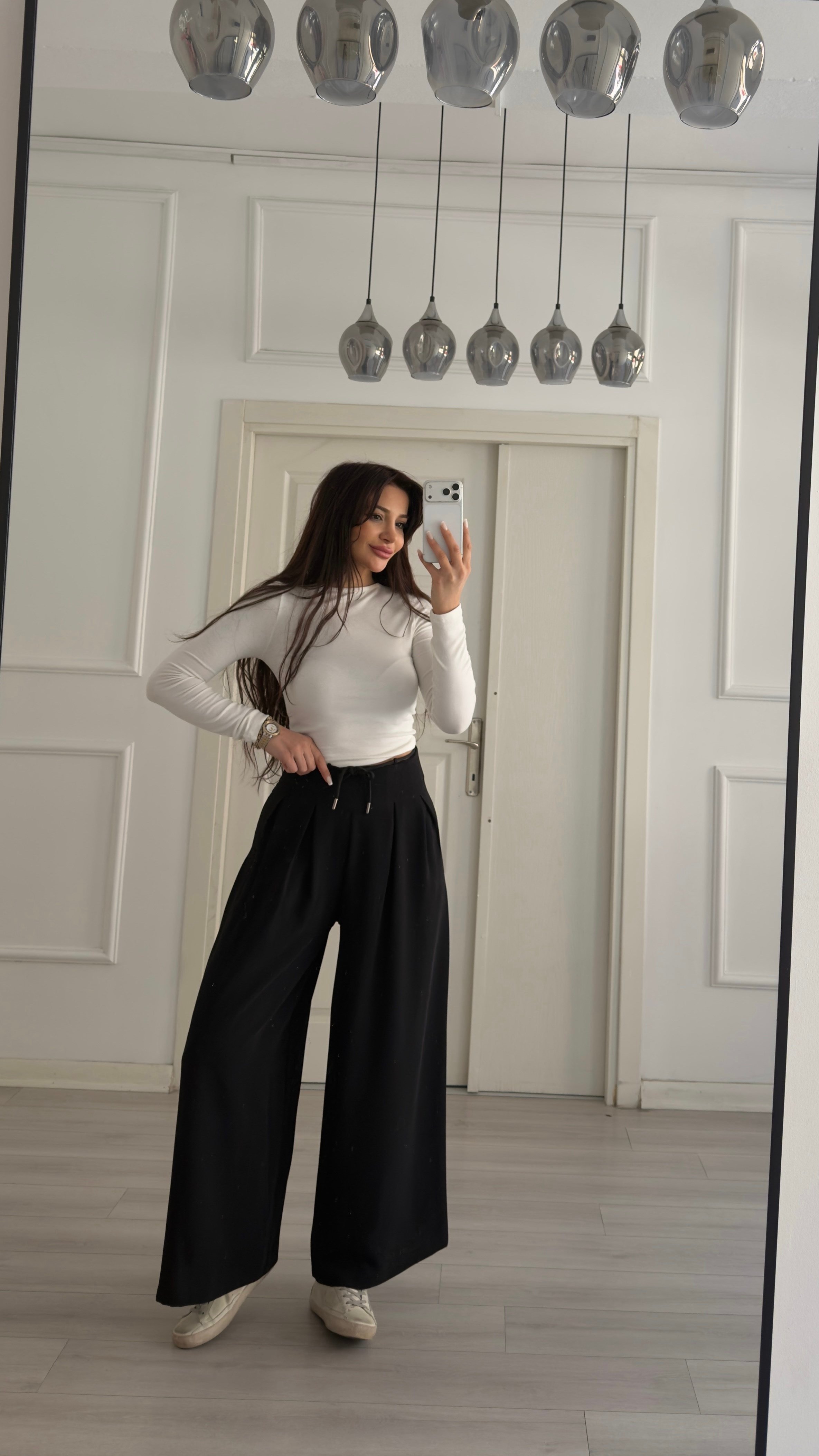 Siyah Pile Detaylı Kemerli Bol Paça Pantolon 