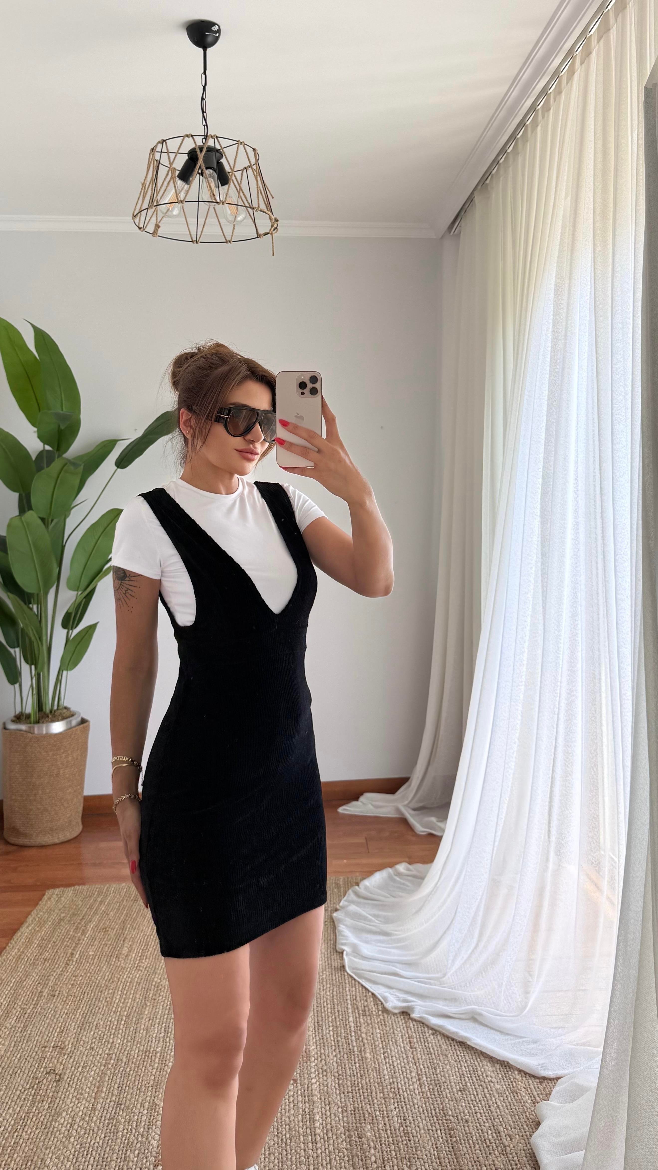 Siyah Salopet V Yaka Esnek Kumaş