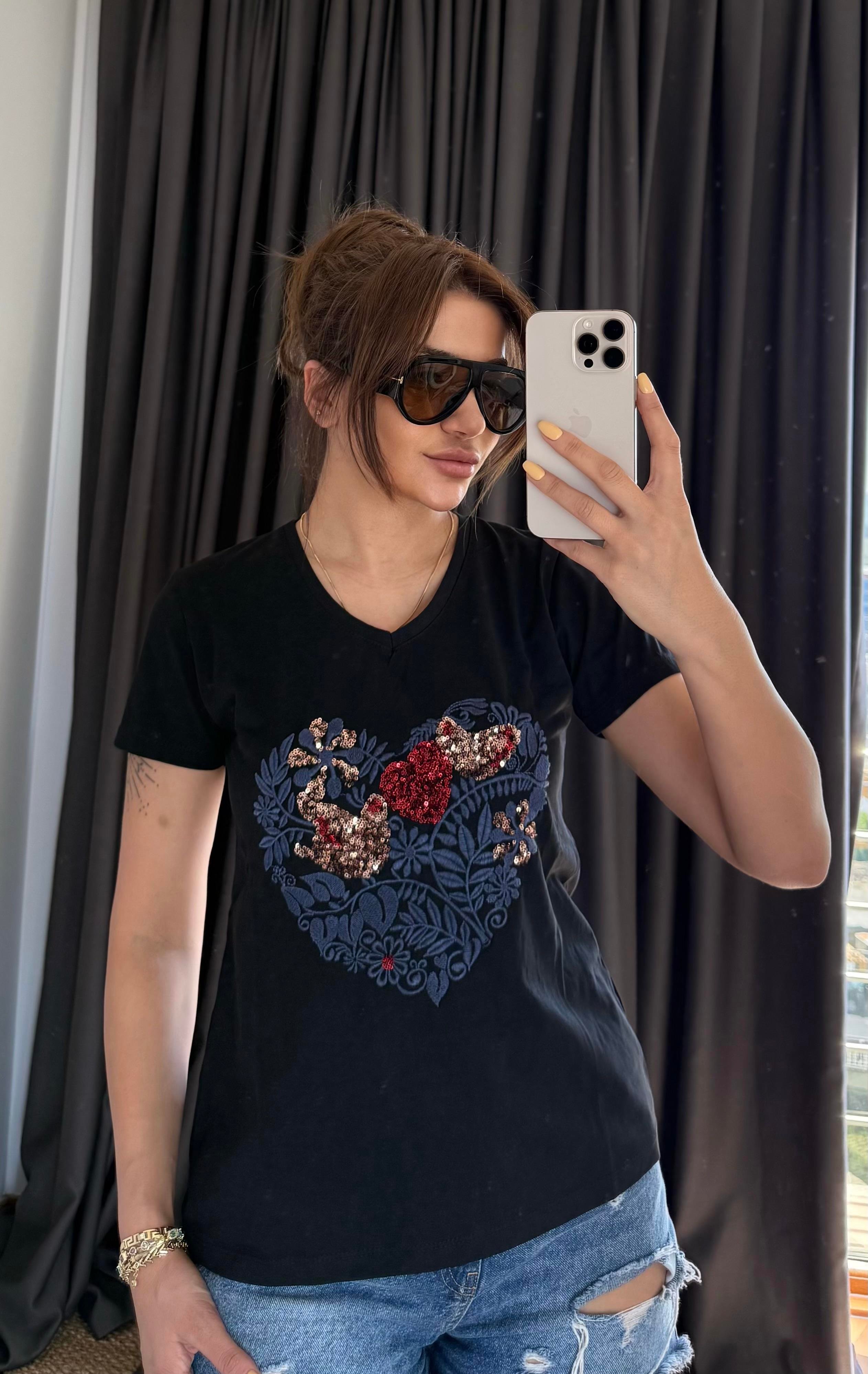 Siyah Yeni Sezon %100 Pamuk T-shirt-kalp Işlemeli