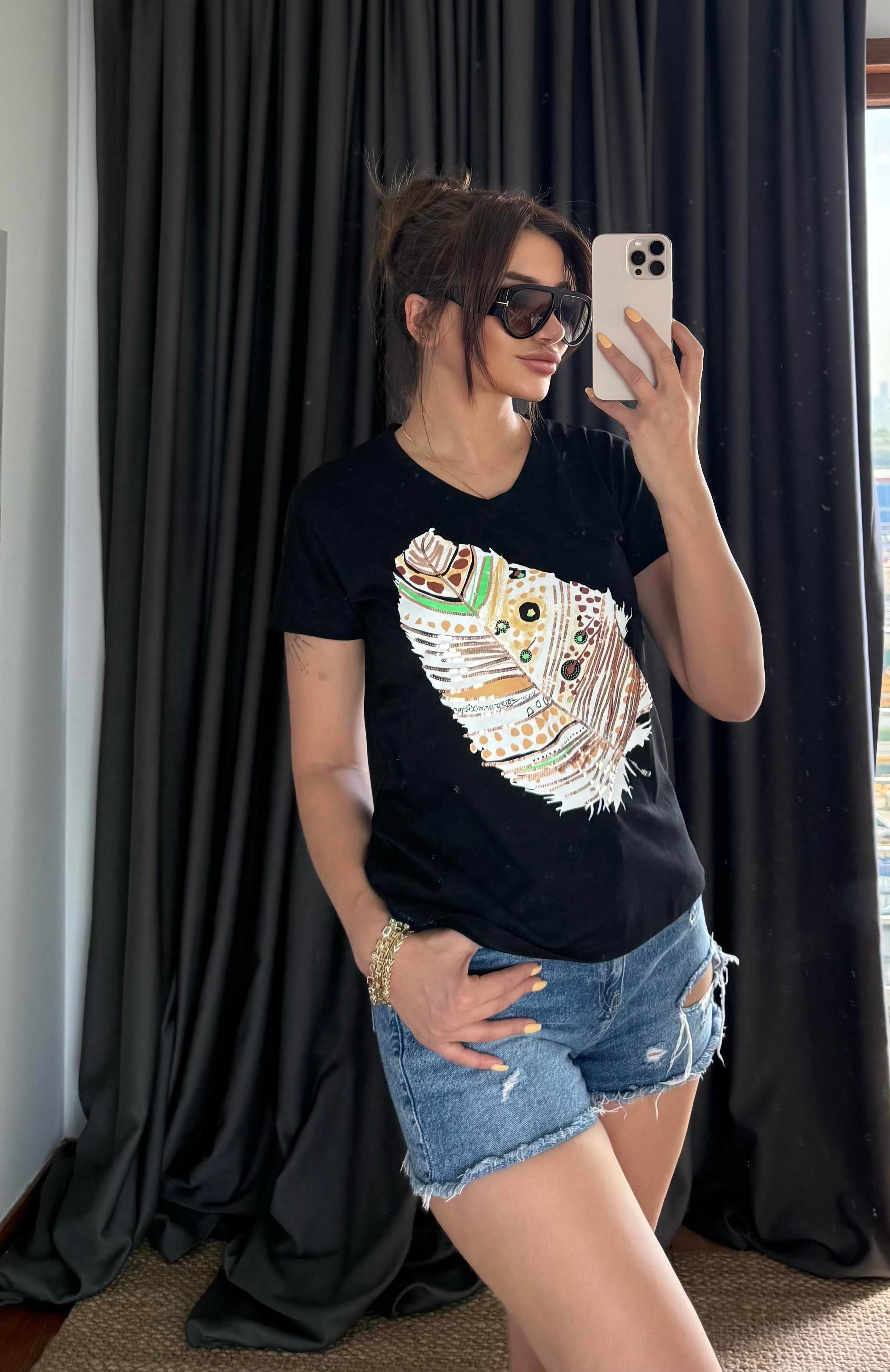 Siyah Yeni Sezon %100 Pamuk T-shirt-Yaprak Pul Payet İşlemeli