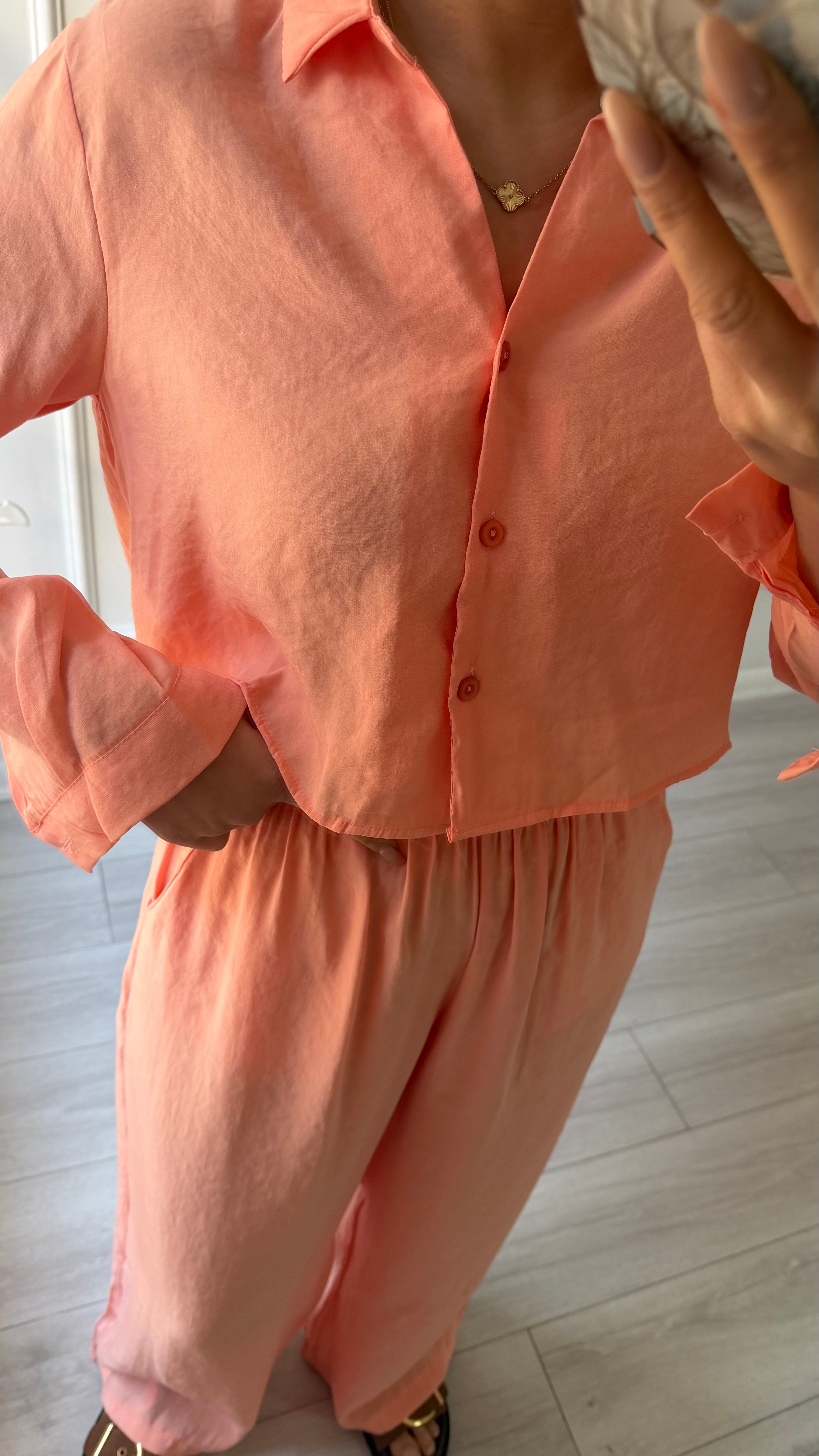 Somon Renginde Crop Düğmeli Gömlek Ve Beli Büzgülü Pantolon Takım
