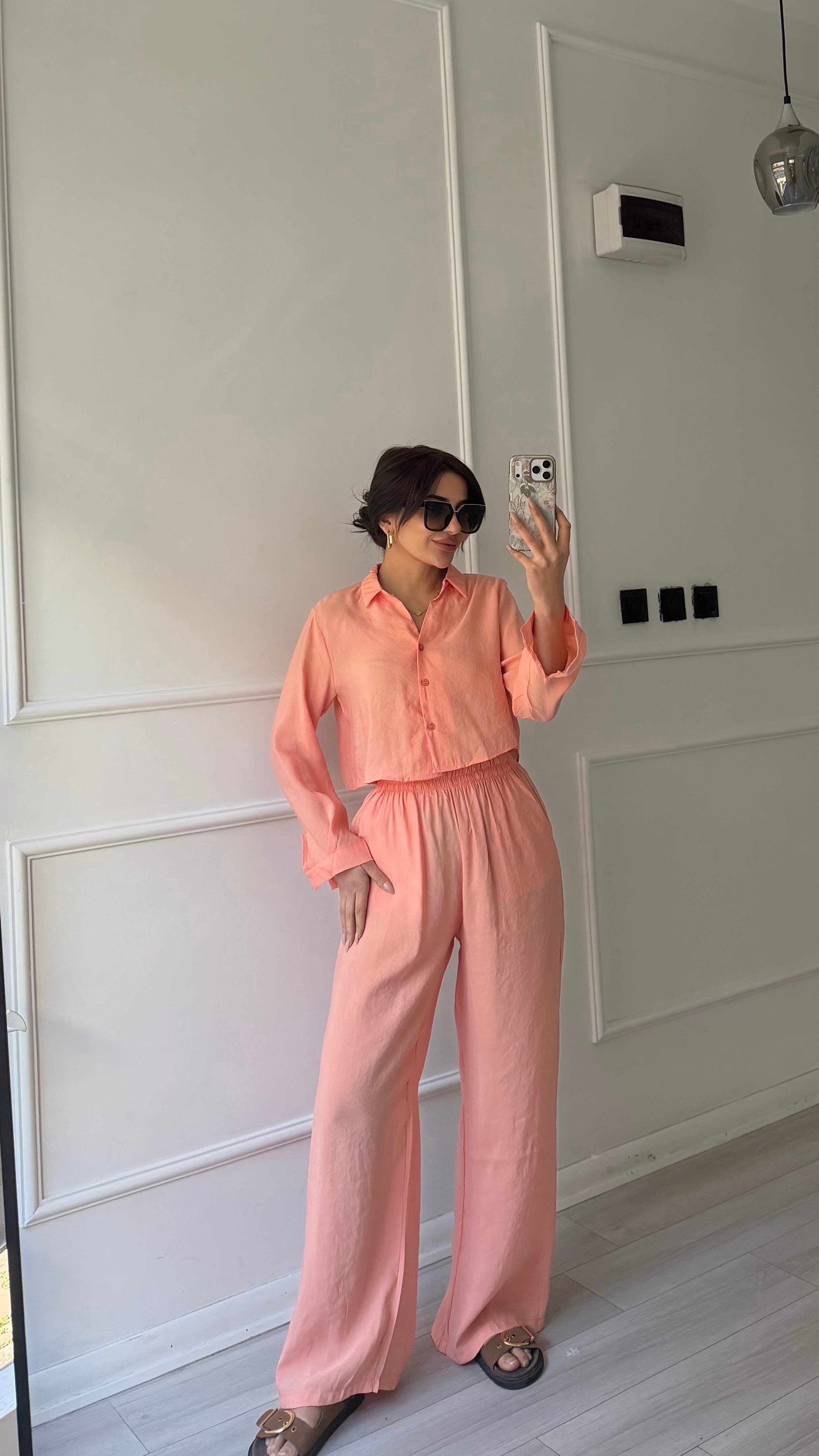 Somon Renginde Crop Düğmeli Gömlek Ve Beli Büzgülü Pantolon Takım