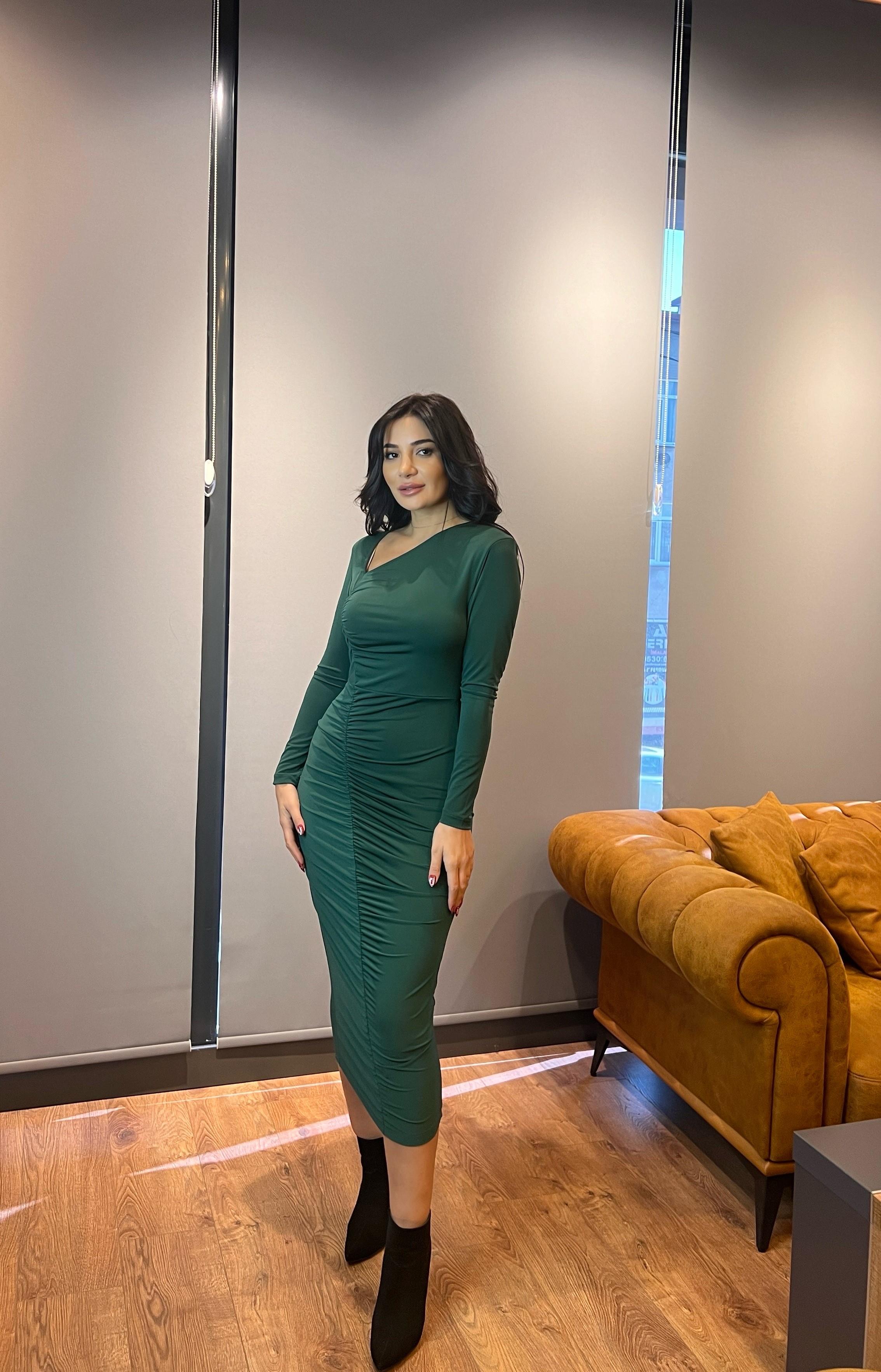 Yeşil Büzgülü Asimetrik Yaka Midi Örme Elbise