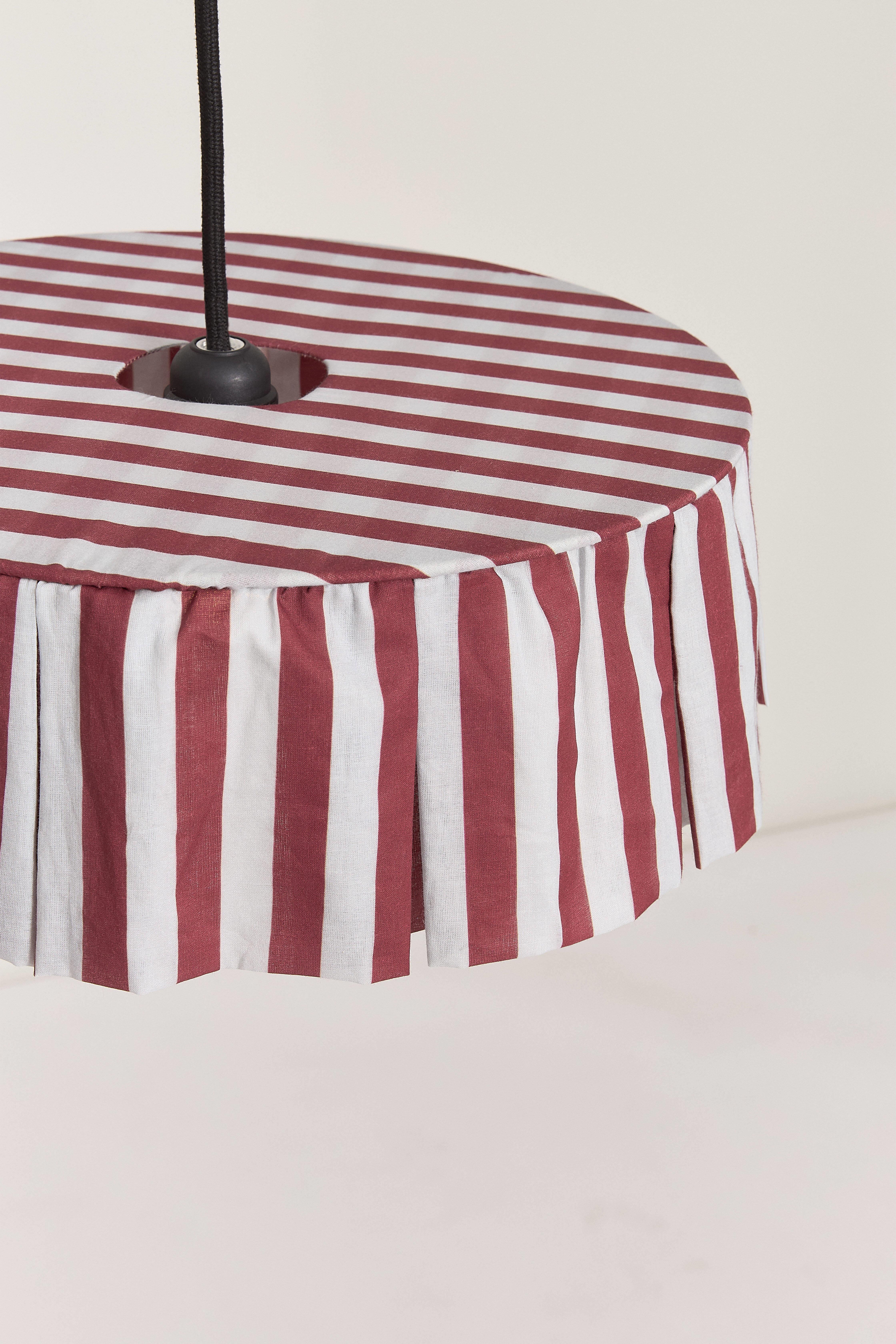 Vibes Aydınlatma Şapkası, 40cm çap, Maroon Stripes Kategorisiz NOBODINOZ