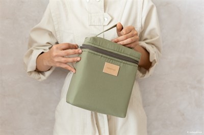 Nobodinoz Baby On the Go Su Geçirmez Beslenme Çantası, Olive Green Çocuk Çantası