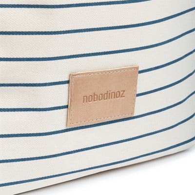 Nobodinoz Little Django Oyuncak Çantası, Blue Thin Stripes /Natural Oyuncak Çantası