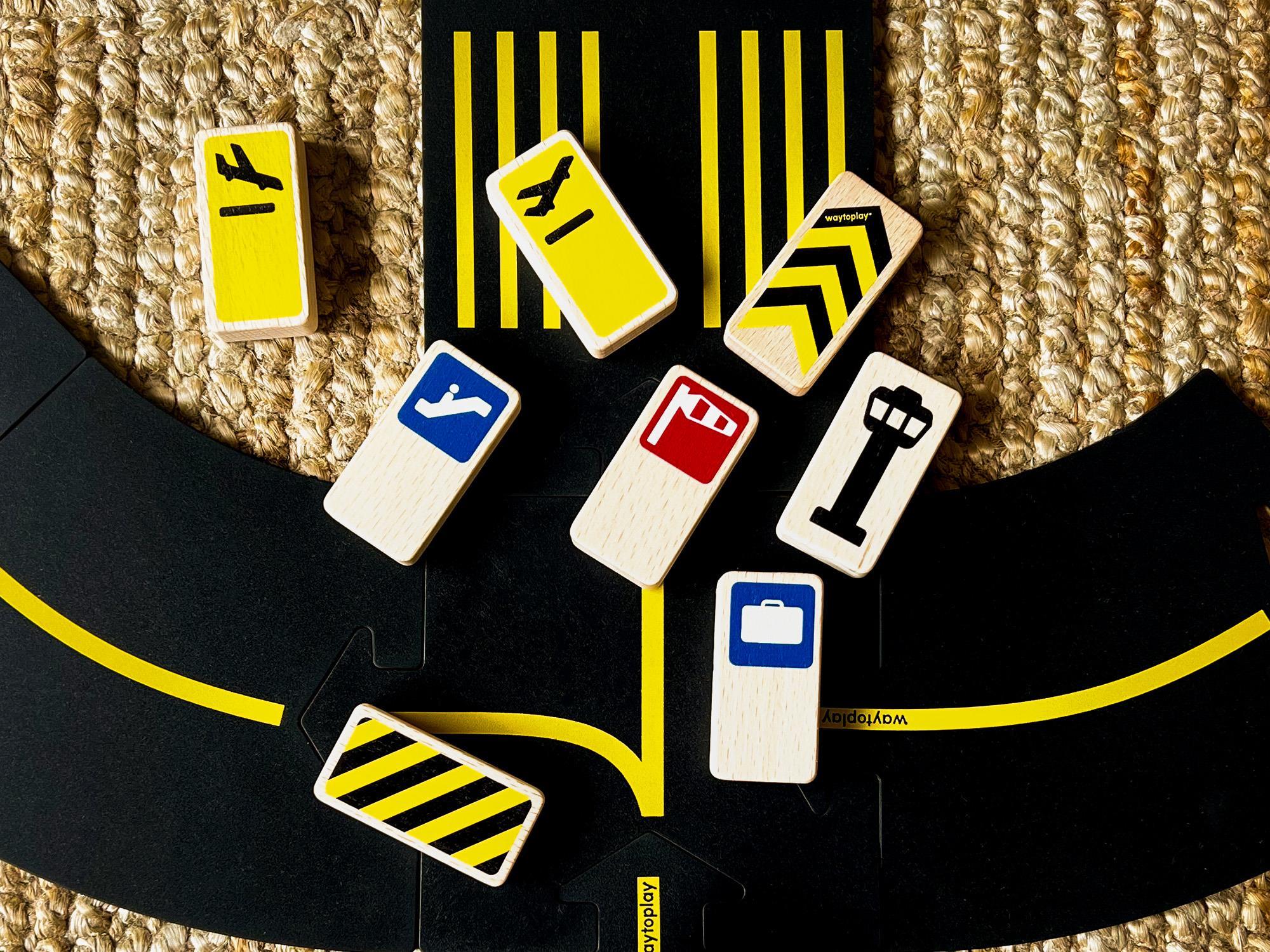 Waytplay - Roadblocks Set Airport Signs
