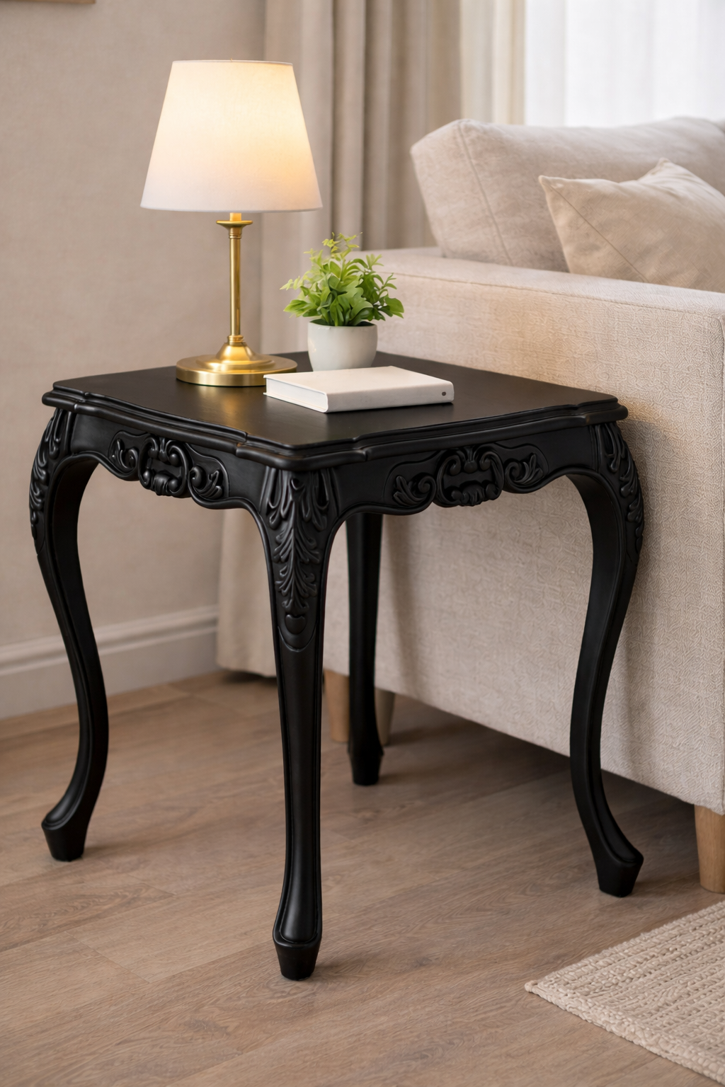 Ahşap Yan Sehpa – Oymalı Ayaklı Klasik Salon Sehpası – 53 cm