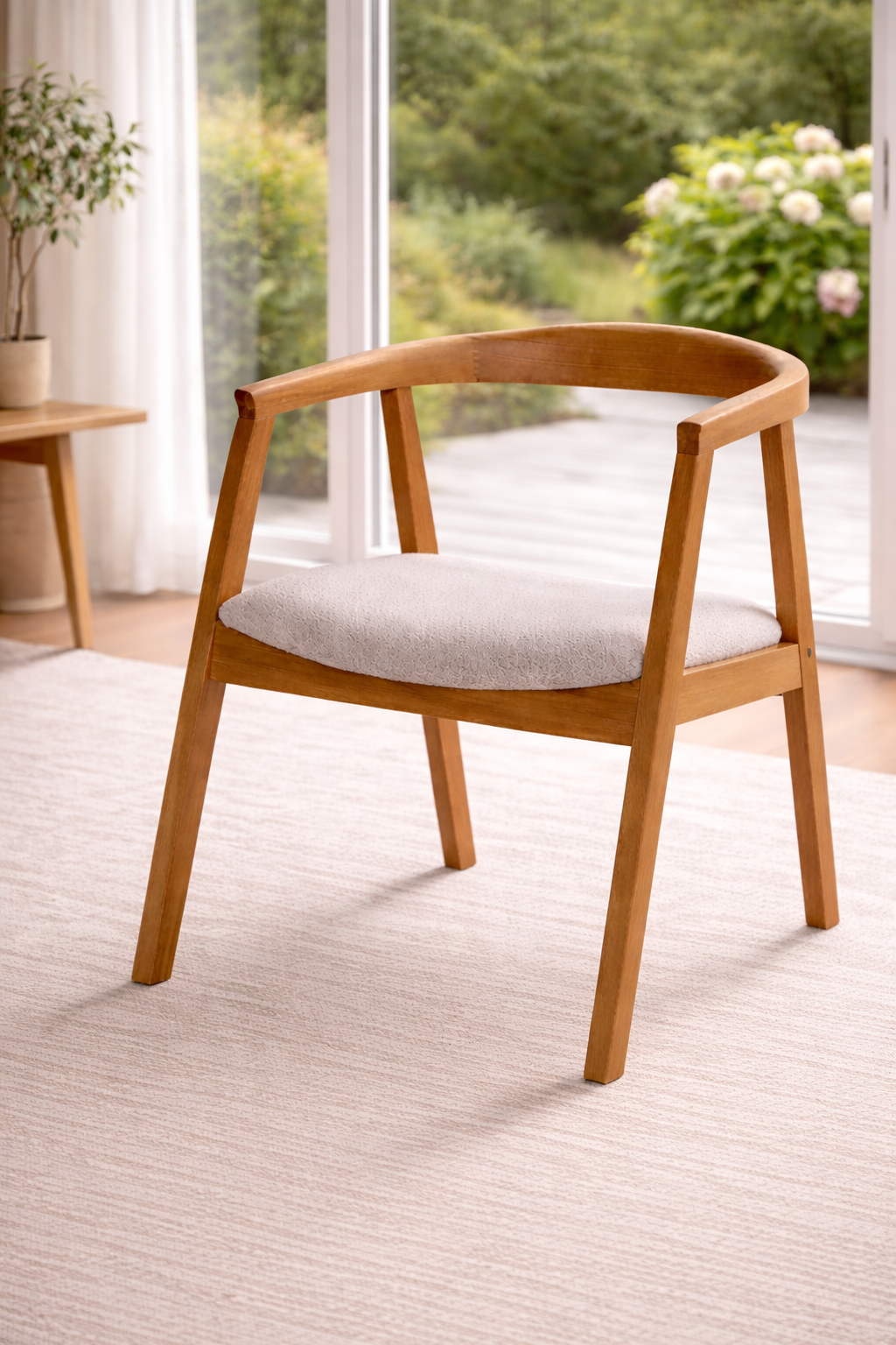 Falez Natural Kayın Ahşap Kolçaklı Sandalye Detaylı İşçilik Modern Şık Tasarım