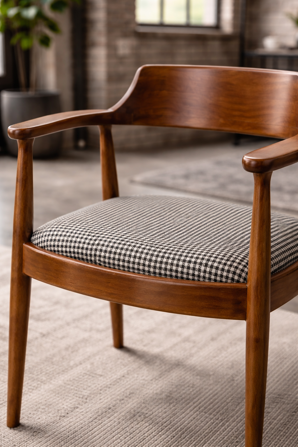 Kerben Natural Ahşap Ceviz Renk Kayın Sandalye Detaylı İşçilik Modern Şık Tasarım