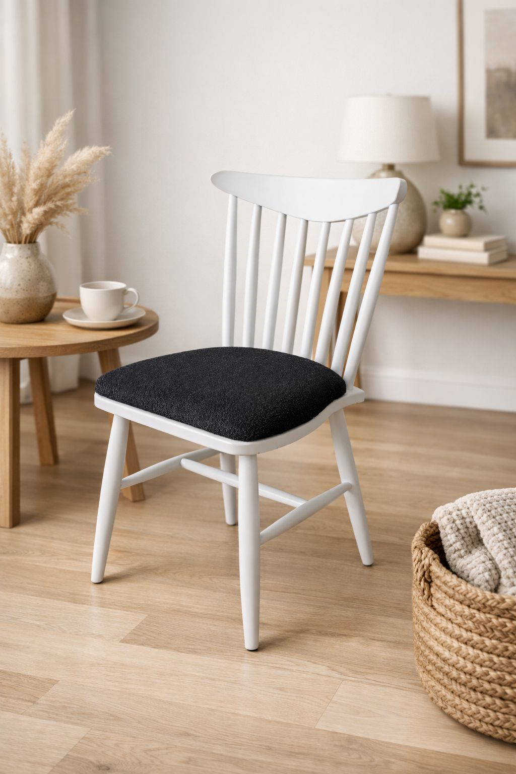 Lale Doğal Ahşap Döşemeli Beyaz Sandalye El İşçiliği Modern Şık Tasarım 