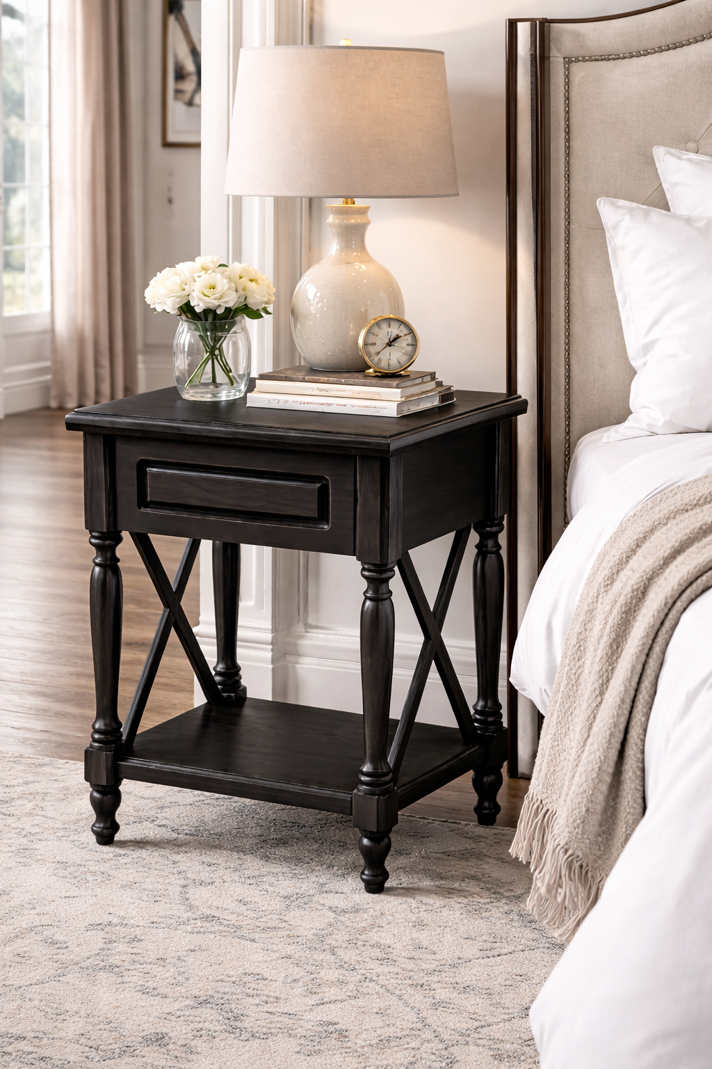 Lorenza Siyah Ahşap Yan Sehpa – Çekmeceli Klasik Komodin – Modern Dresuar Yan Sehpası 52×70 cm