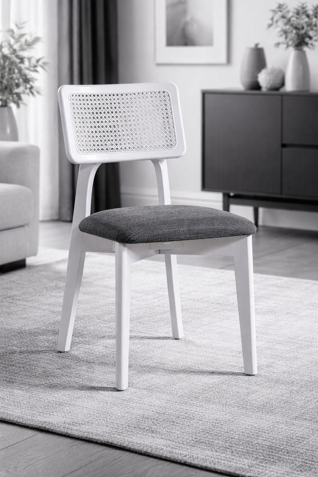 Melodi Doğal Ahşap Kayın Beyaz Renk Hazeranlı Sandalye Detaylı İşçilik Modern Şık Tasarım