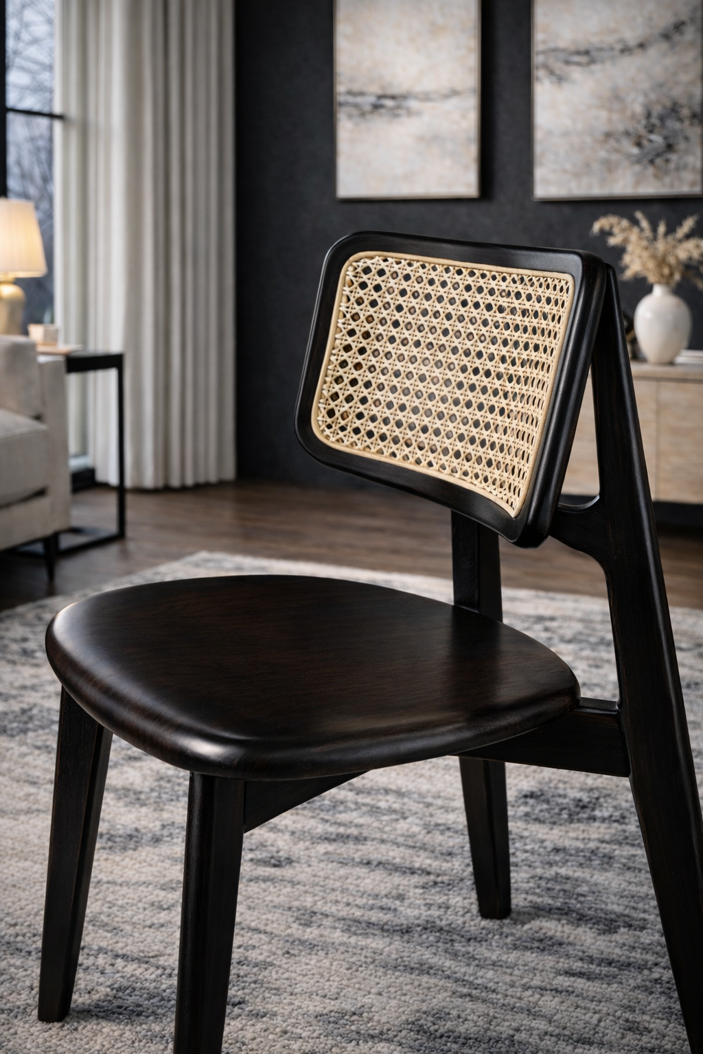 Melodi Doğal Ahşap Kayın Siyah Renk Hazeranlı Deri Döşeme Sandalye Detaylı İşçilik Modern Şık Tasarım