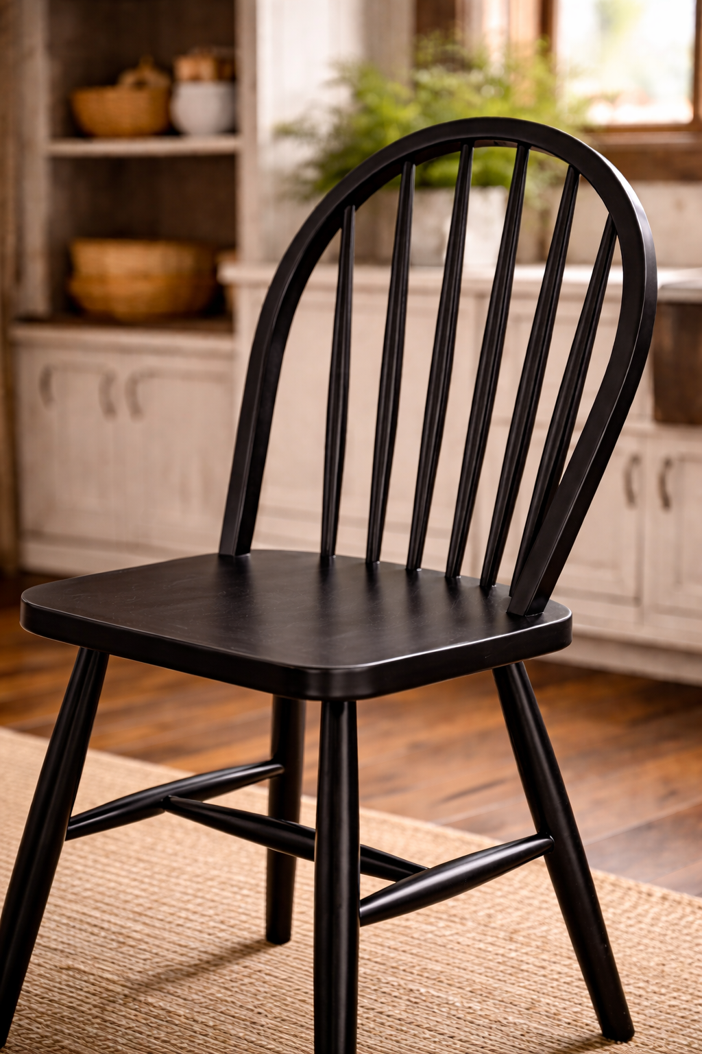 Miranda Doğal Ahşap Kayın Siyah Renk Sandalye Detaylı İşçilik Modern Şık Tasarım