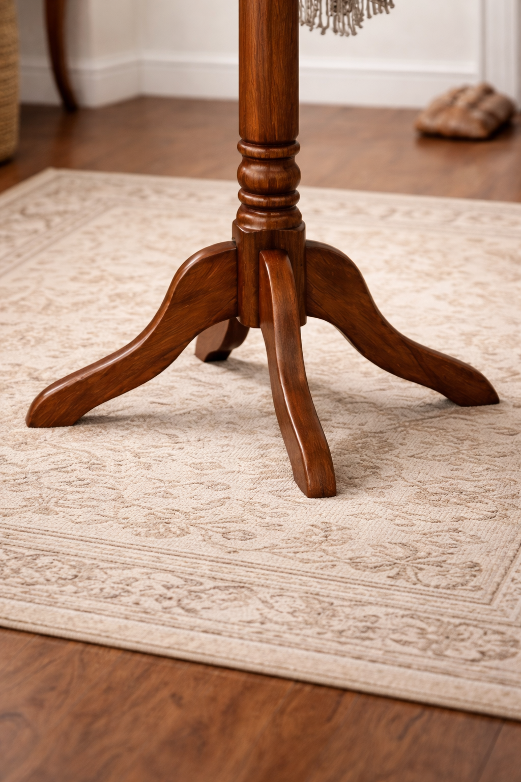 Torna Gövdeli Ahşap Askılık – Ayaklı Portmanto ve Antre Askısı – 176 cm