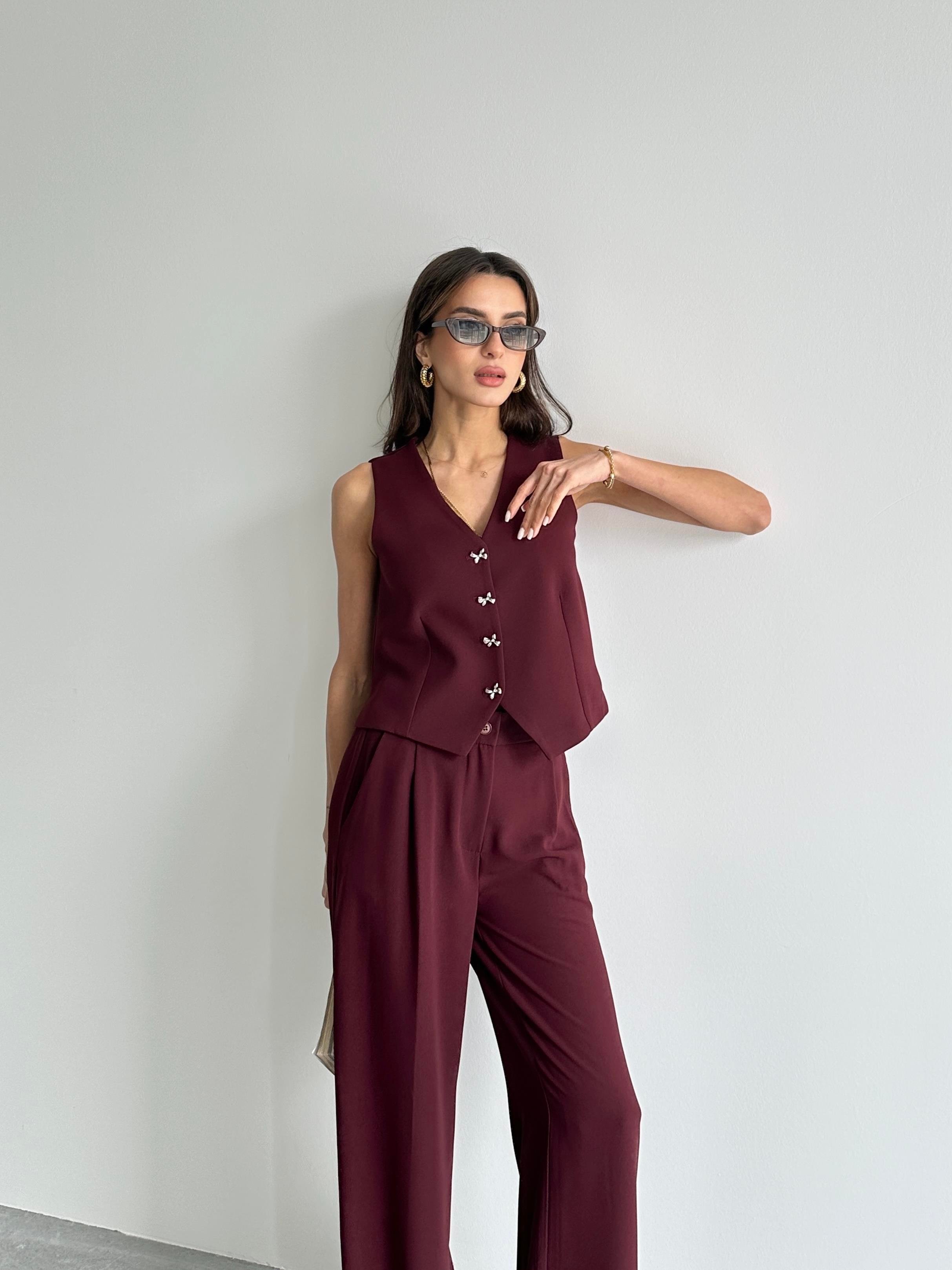 Fiyonk Taşlı Bordo Yelek Pantolon Takım
