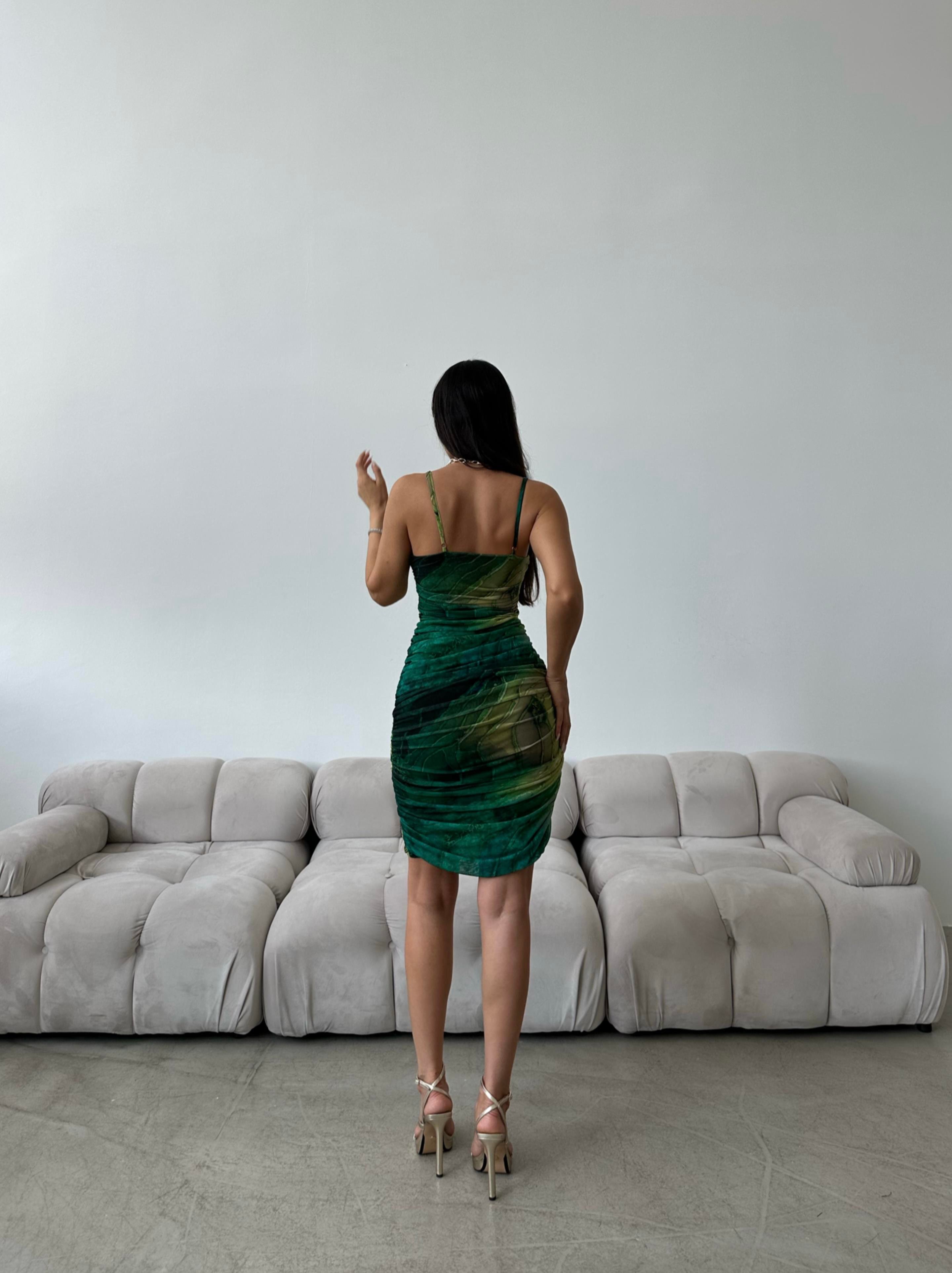 İnce Ayarlanabilir Askılı Drape Detaylı Desenli Yeşil Elbise