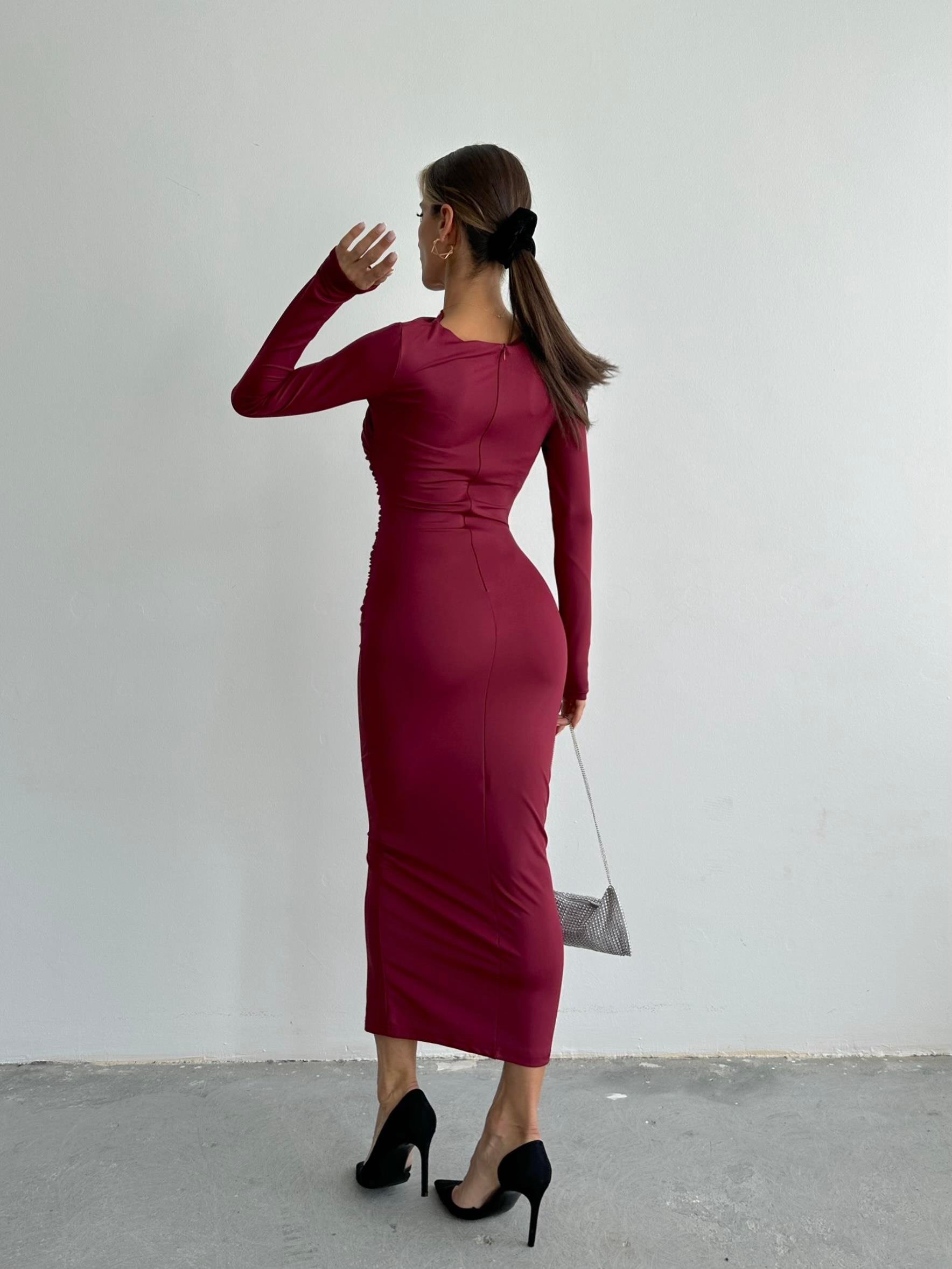 Uzun Kollu Göğüs Ve Bel Kısmı Drape Detaylı Bordo Elbise