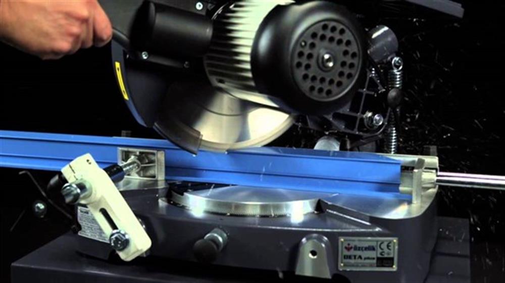 ÖZÇELİK BETA PLUS PROFİL KESİM MAKİNASI 300mm YATARLI